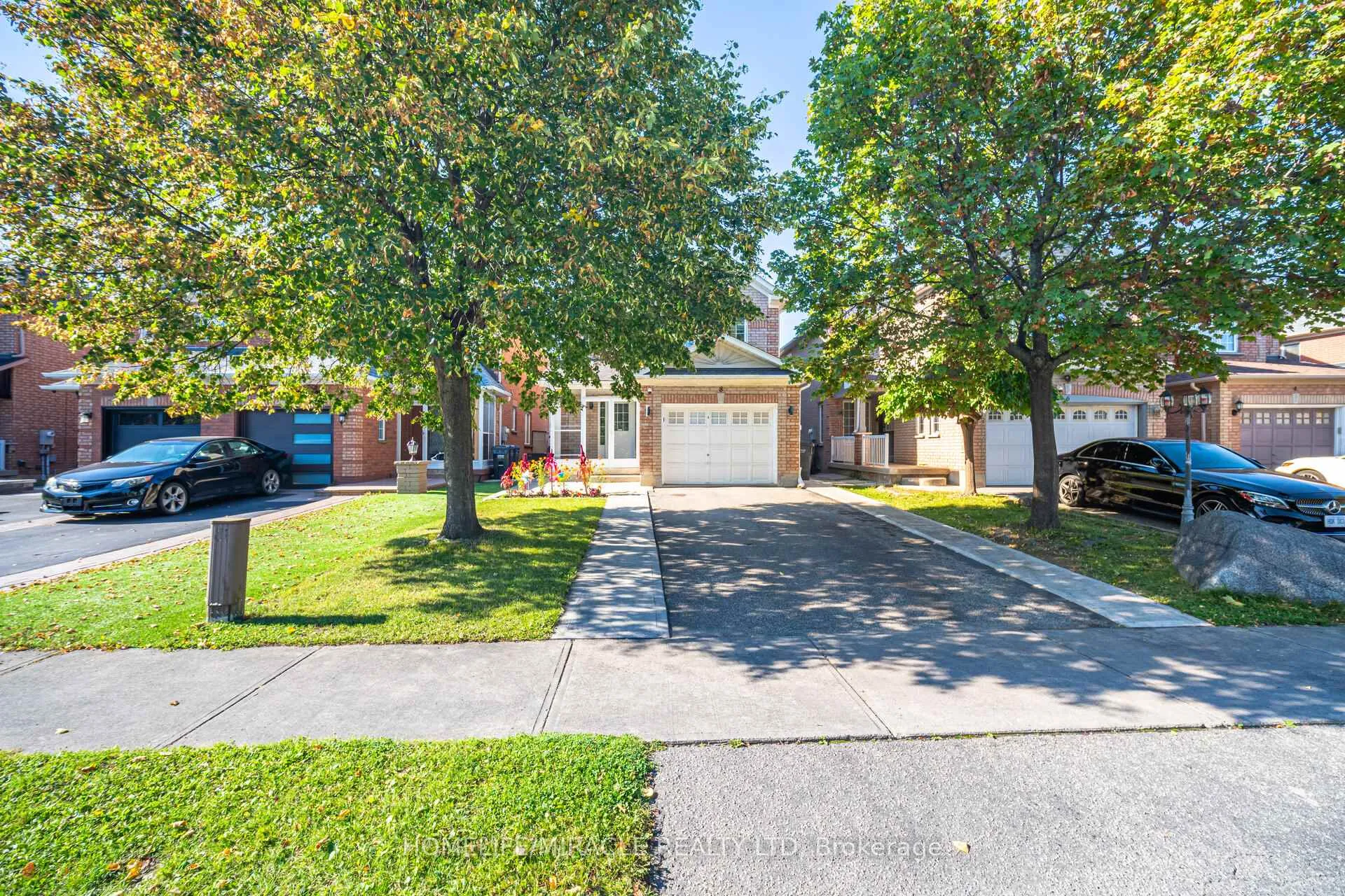 Photo 3 of 8 Twin Pines Crescent, Brampton, Northwest Sandalwood Parkway — HOMEH