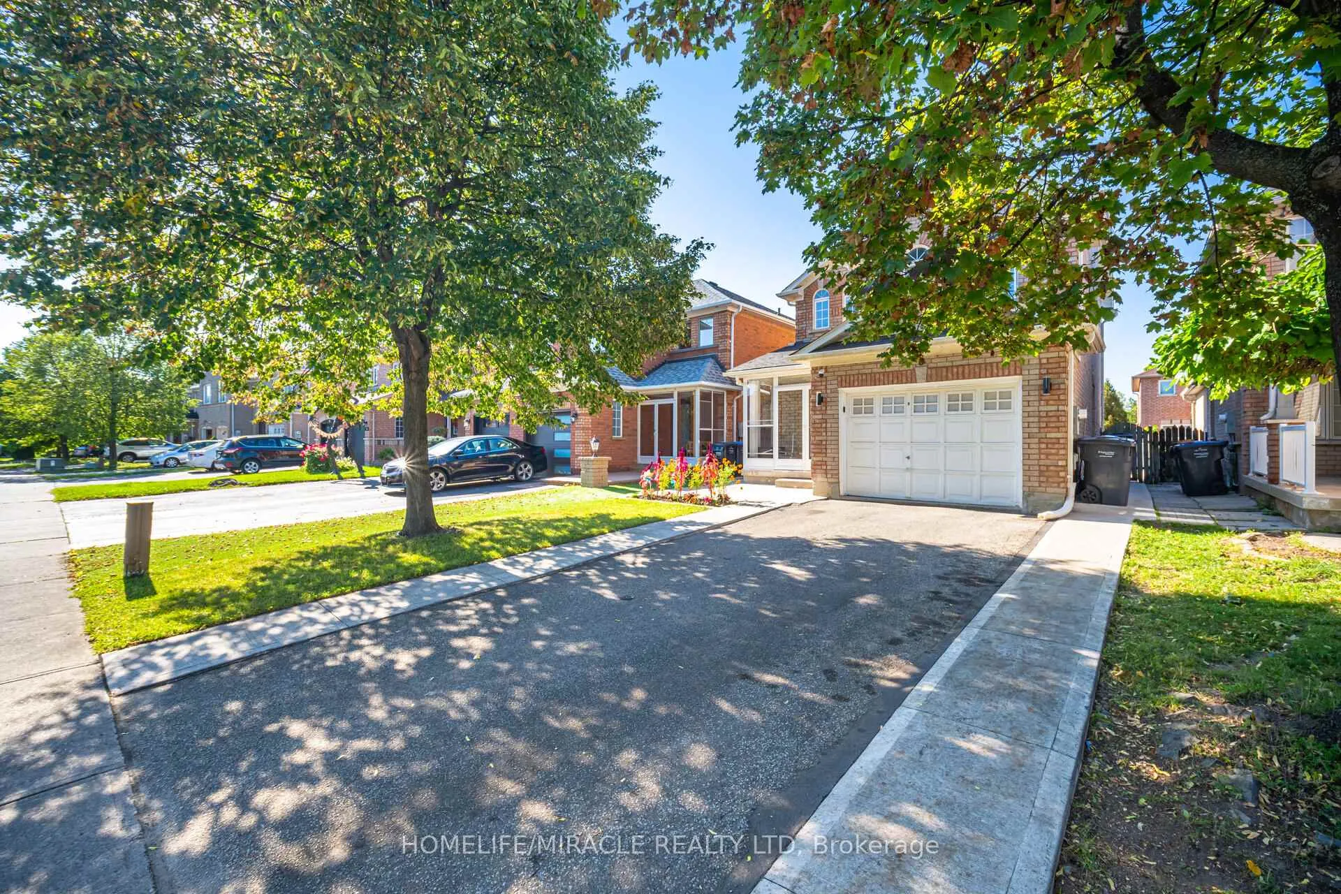 Photo 5 of 8 Twin Pines Crescent, Brampton, Northwest Sandalwood Parkway — HOMEH