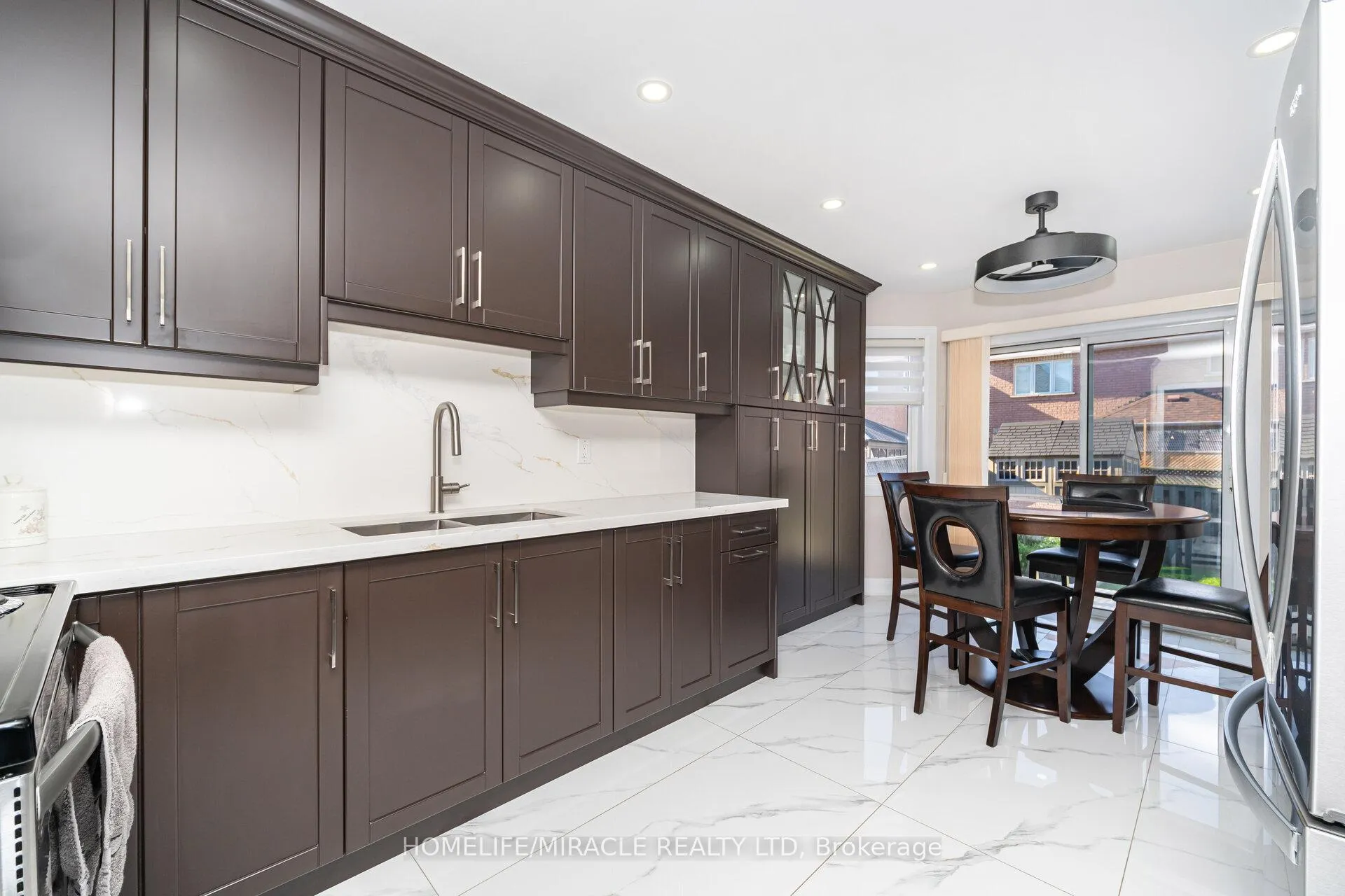 Photo 10 of 8 Twin Pines Crescent, Brampton, Northwest Sandalwood Parkway — HOMEH