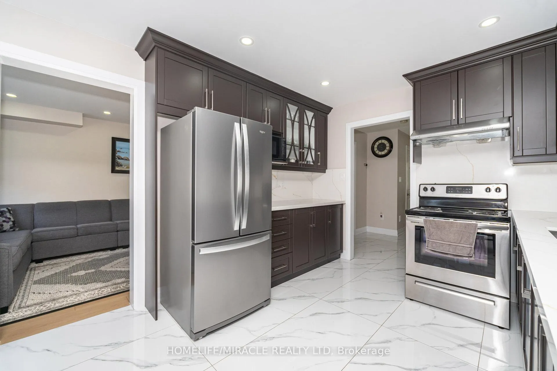 Photo 13 of 8 Twin Pines Crescent, Brampton, Northwest Sandalwood Parkway — HOMEH