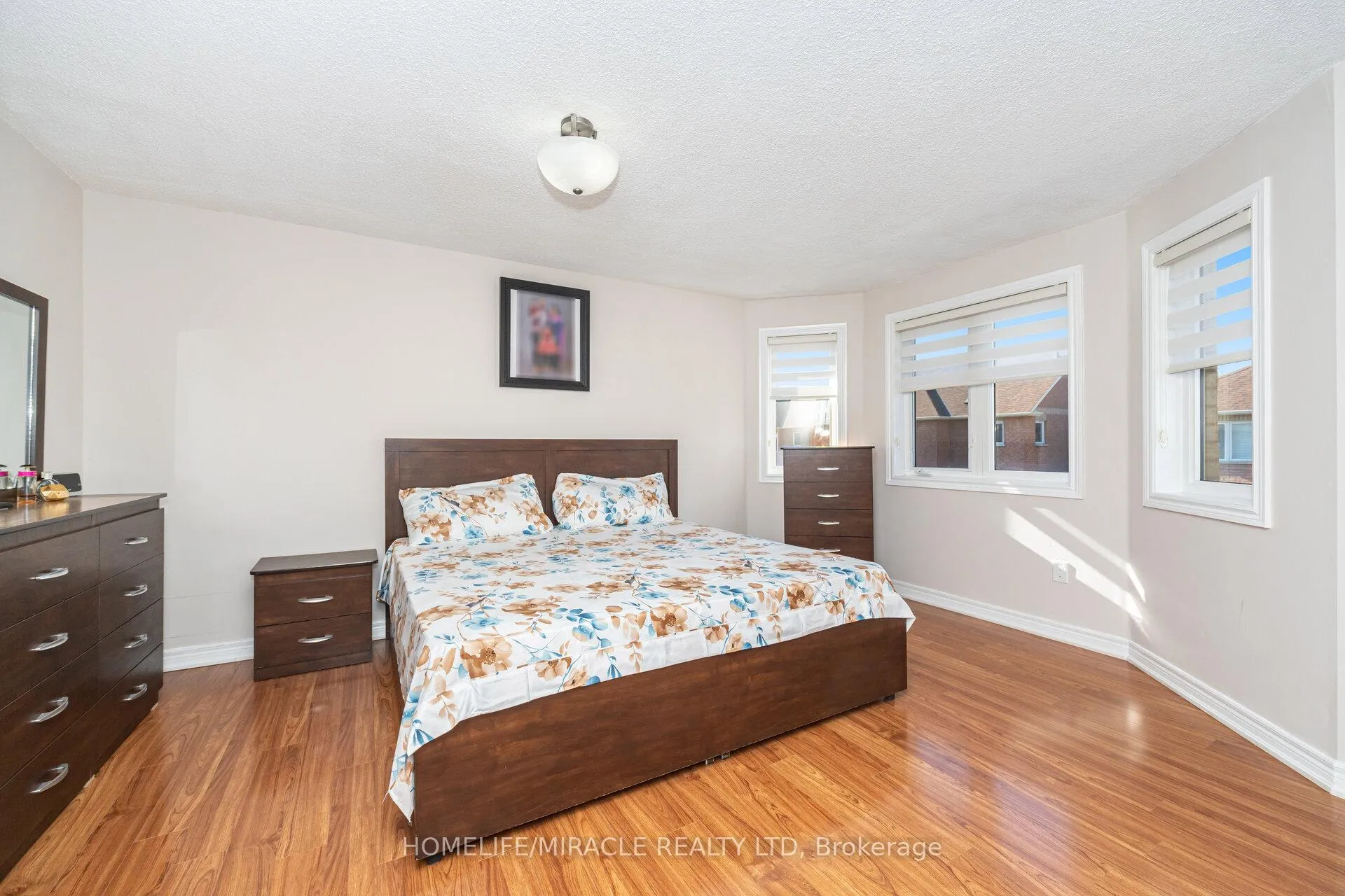 Photo 24 of 8 Twin Pines Crescent, Brampton, Northwest Sandalwood Parkway — HOMEH