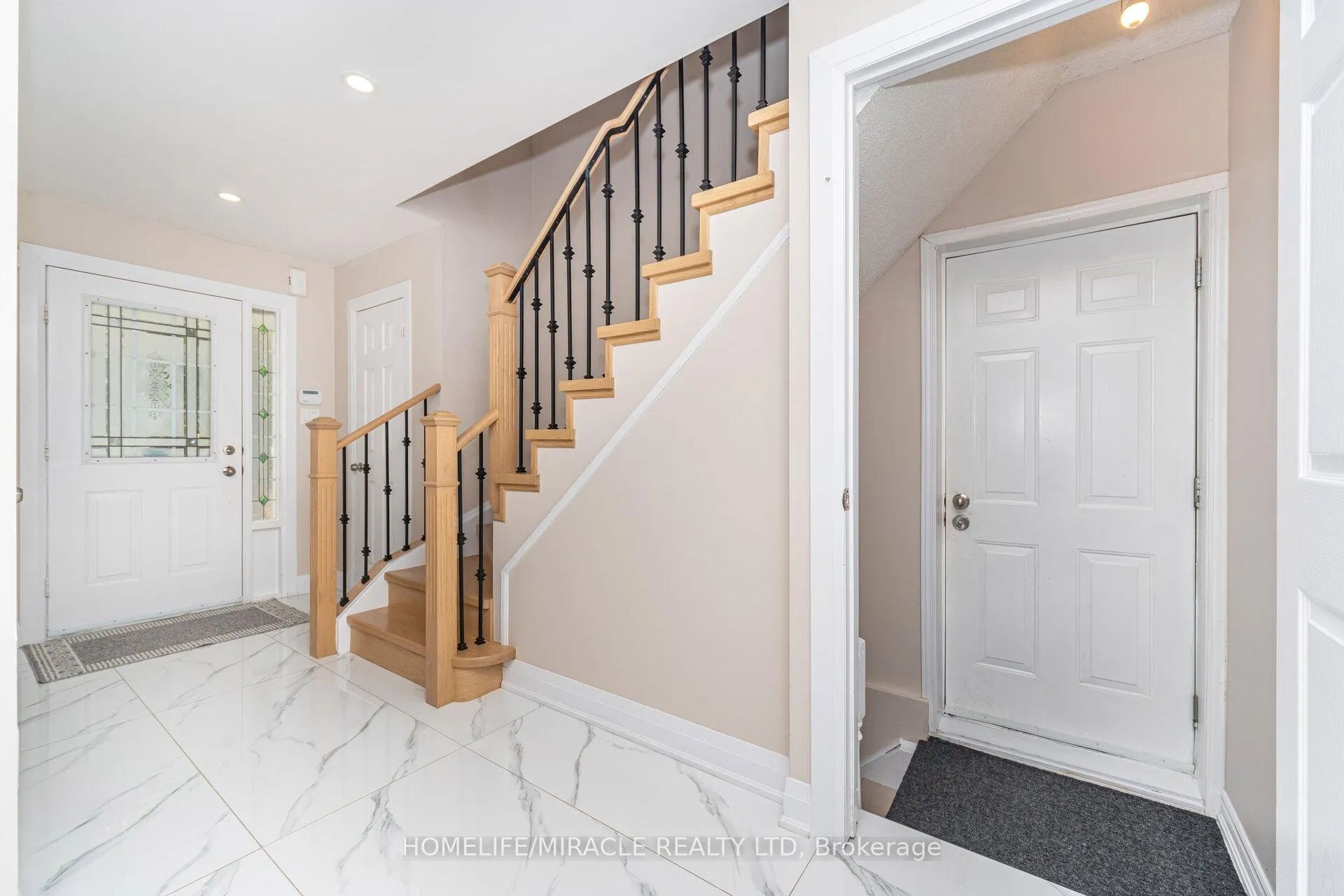 Photo 35 of 8 Twin Pines Crescent, Brampton, Northwest Sandalwood Parkway — HOMEH