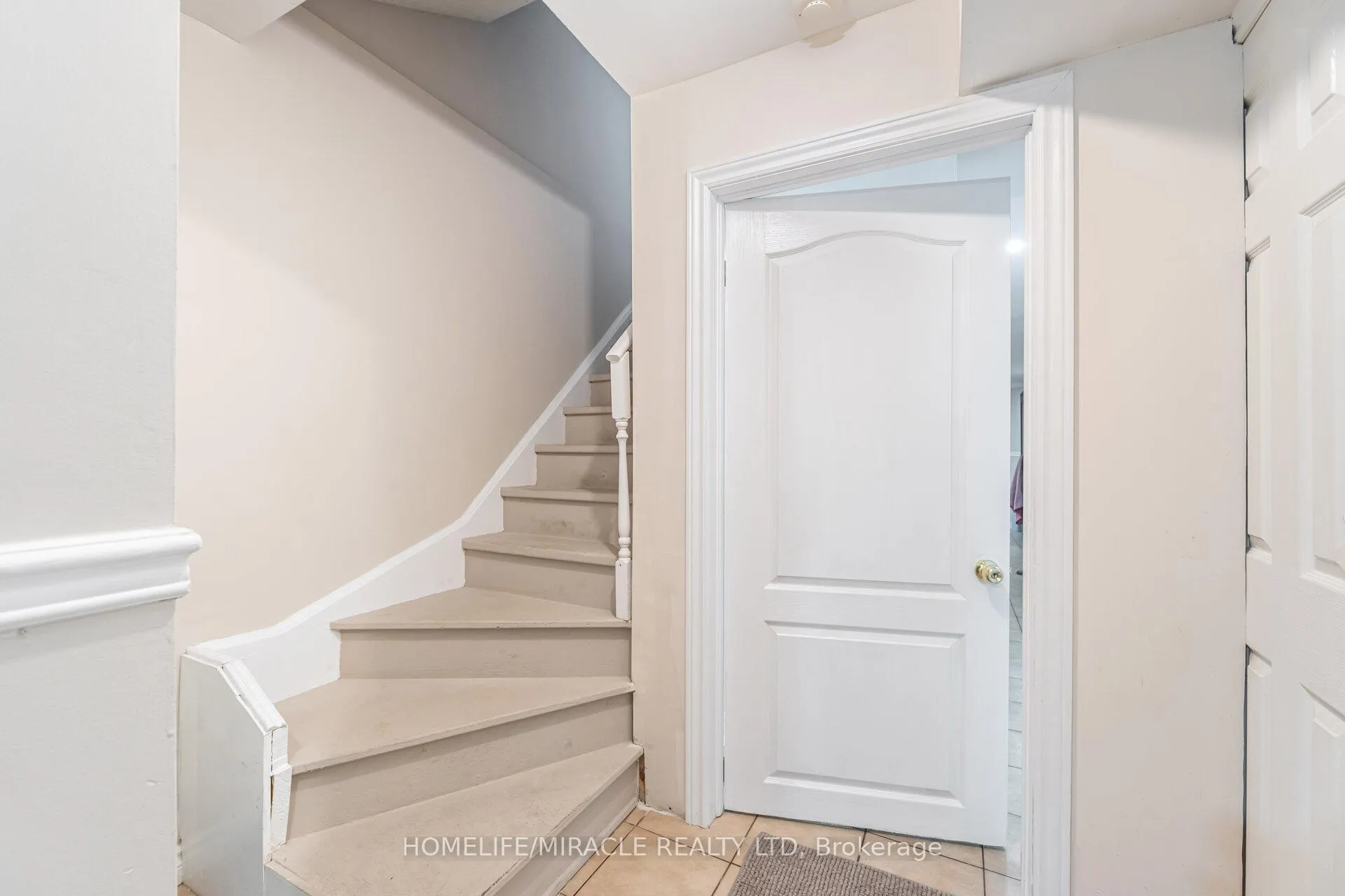 Photo 36 of 8 Twin Pines Crescent, Brampton, Northwest Sandalwood Parkway — HOMEH