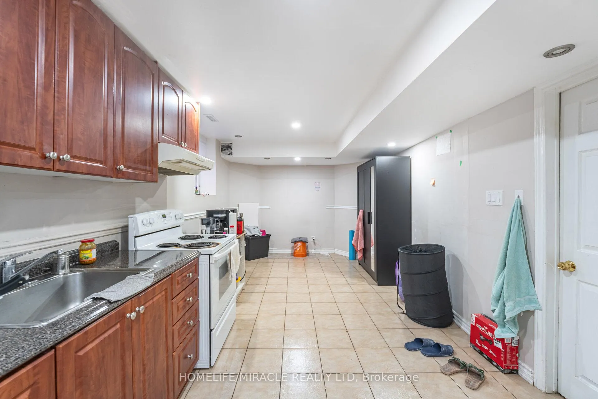 Photo 37 of 8 Twin Pines Crescent, Brampton, Northwest Sandalwood Parkway — HOMEH