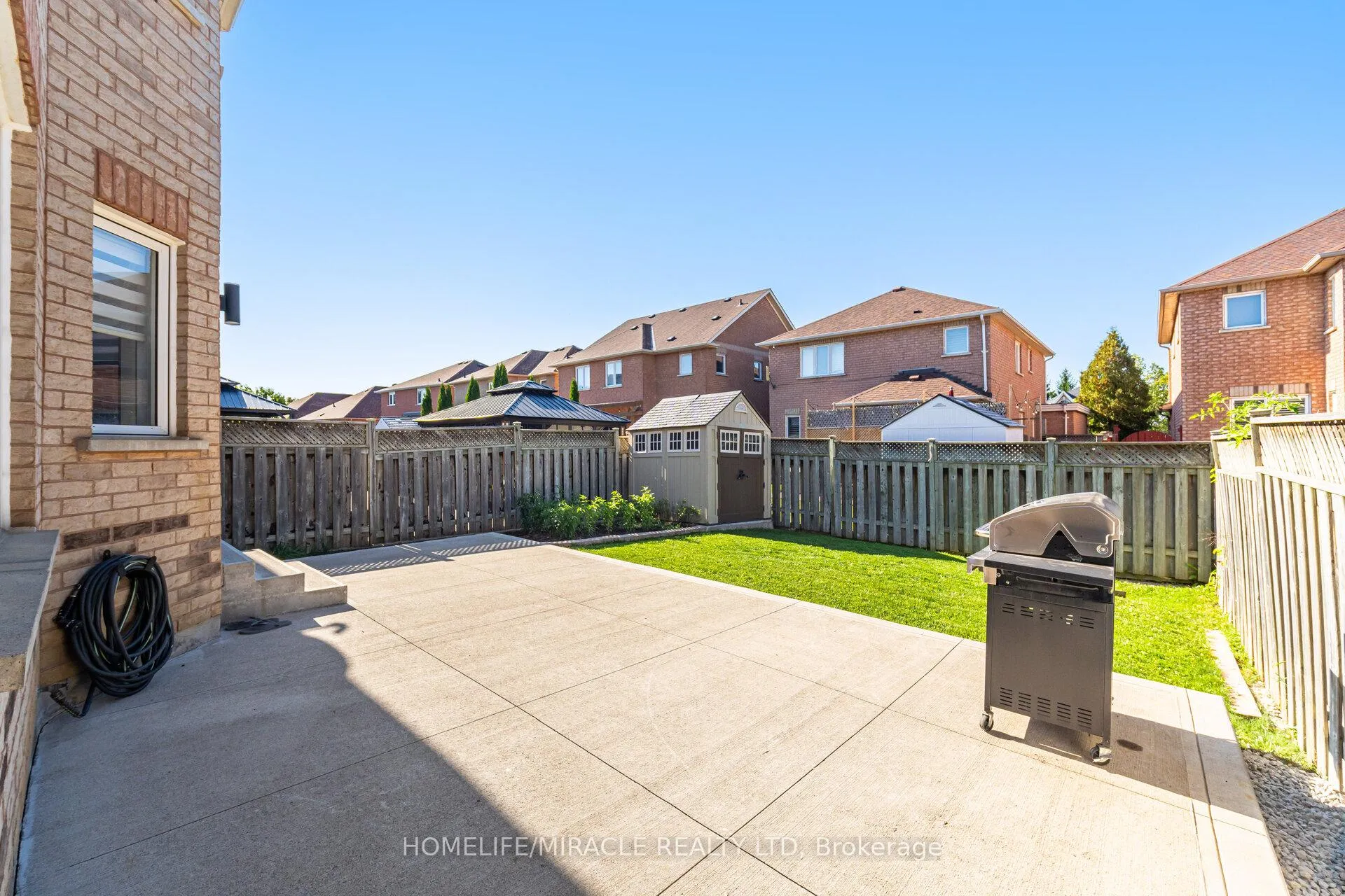 Photo 47 of 8 Twin Pines Crescent, Brampton, Northwest Sandalwood Parkway — HOMEH