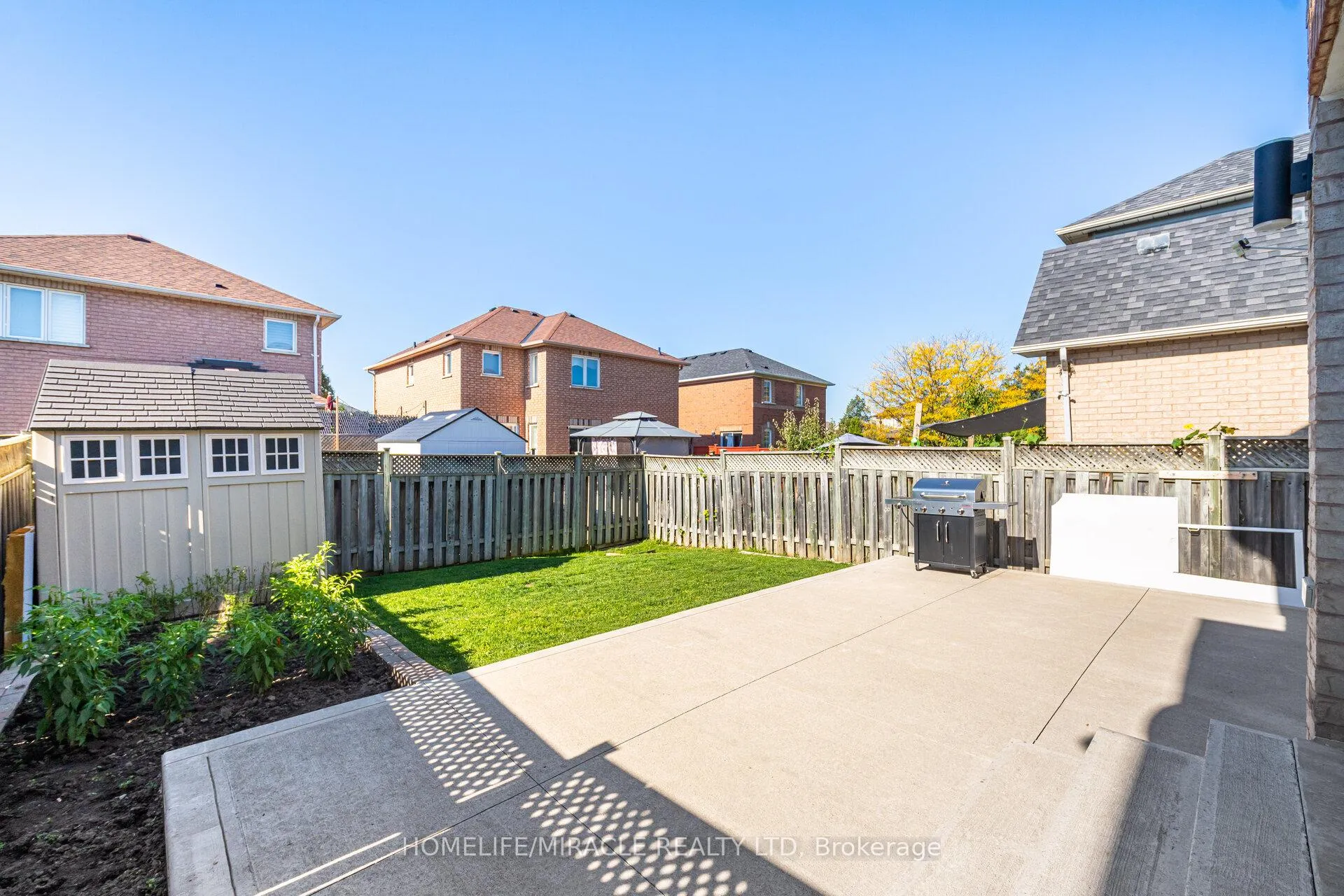 Photo 49 of 8 Twin Pines Crescent, Brampton, Northwest Sandalwood Parkway — HOMEH