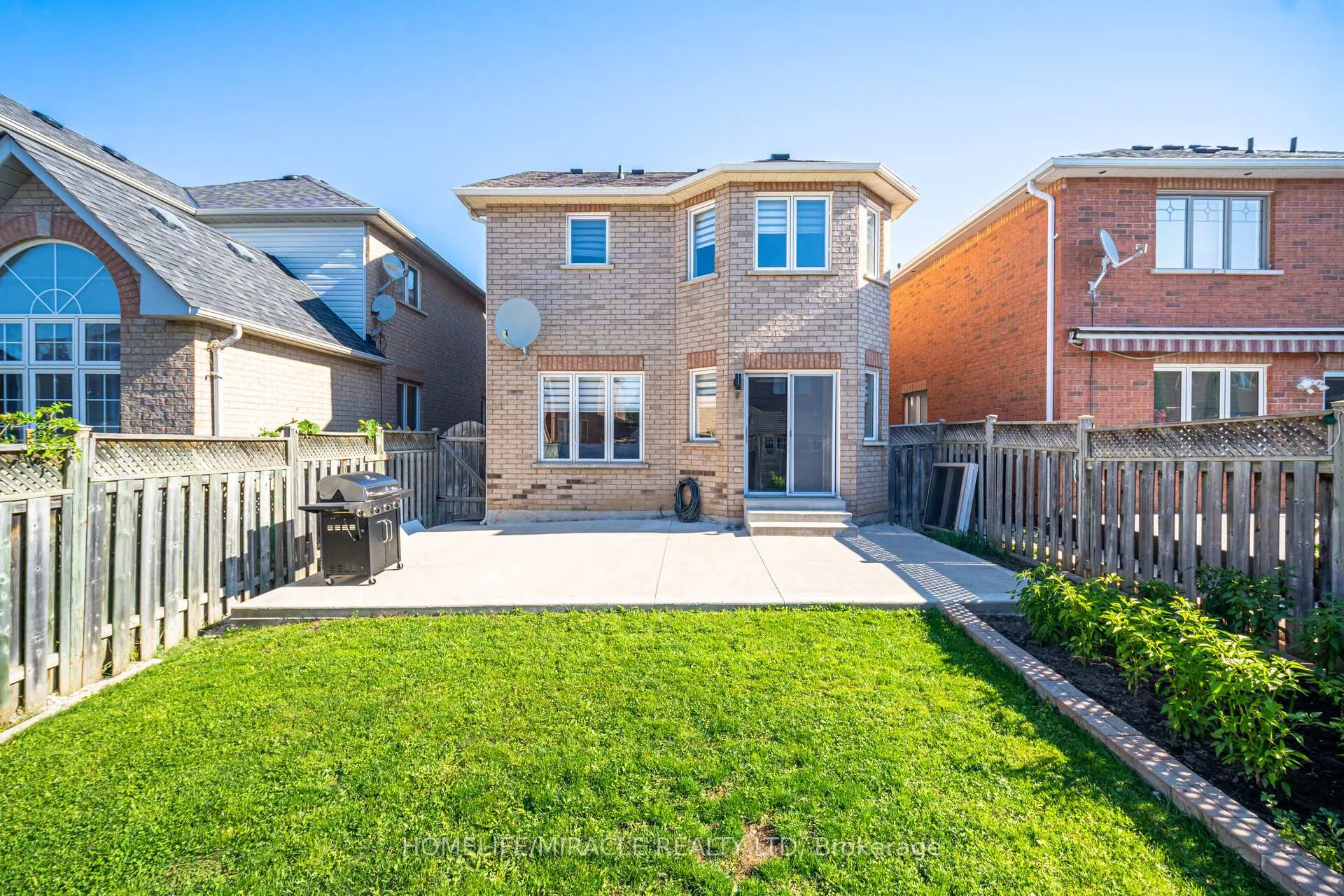 Photo 50 of 8 Twin Pines Crescent, Brampton, Northwest Sandalwood Parkway — HOMEH