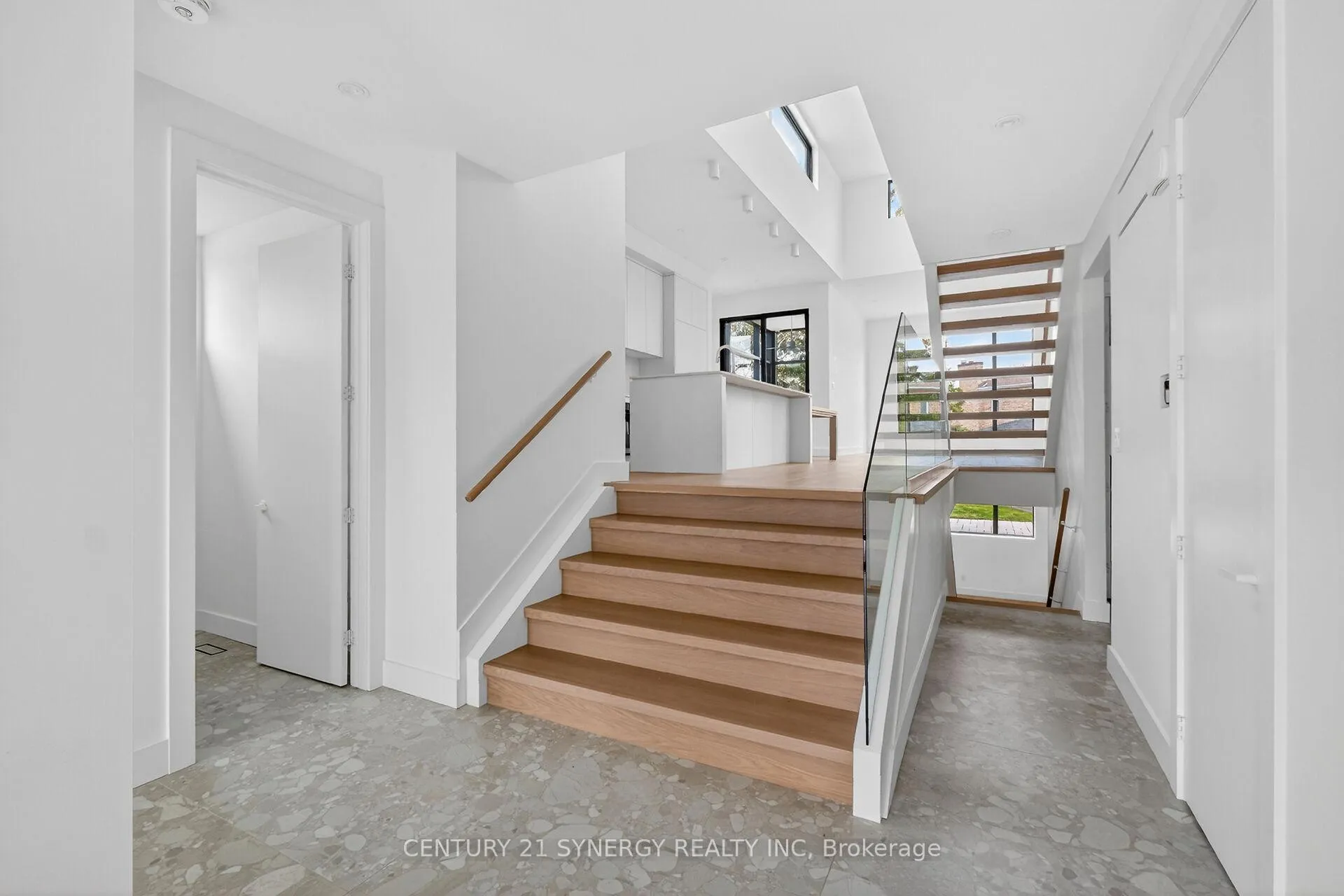 Photo 6 of 45 Inverness Avenue, Ottawa, Borden Farm/Stewart Farm/Carleton Heights/Parkwood Hills — HOMEH