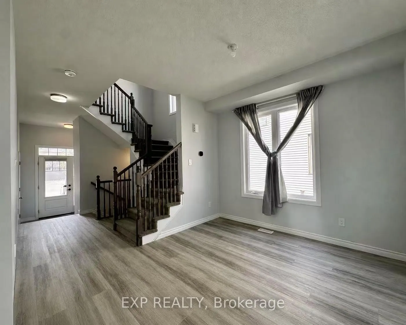 Photo 3 of 823 Regulus Ridge, Ottawa, Barrhaven - Half Moon Bay — HOMEH