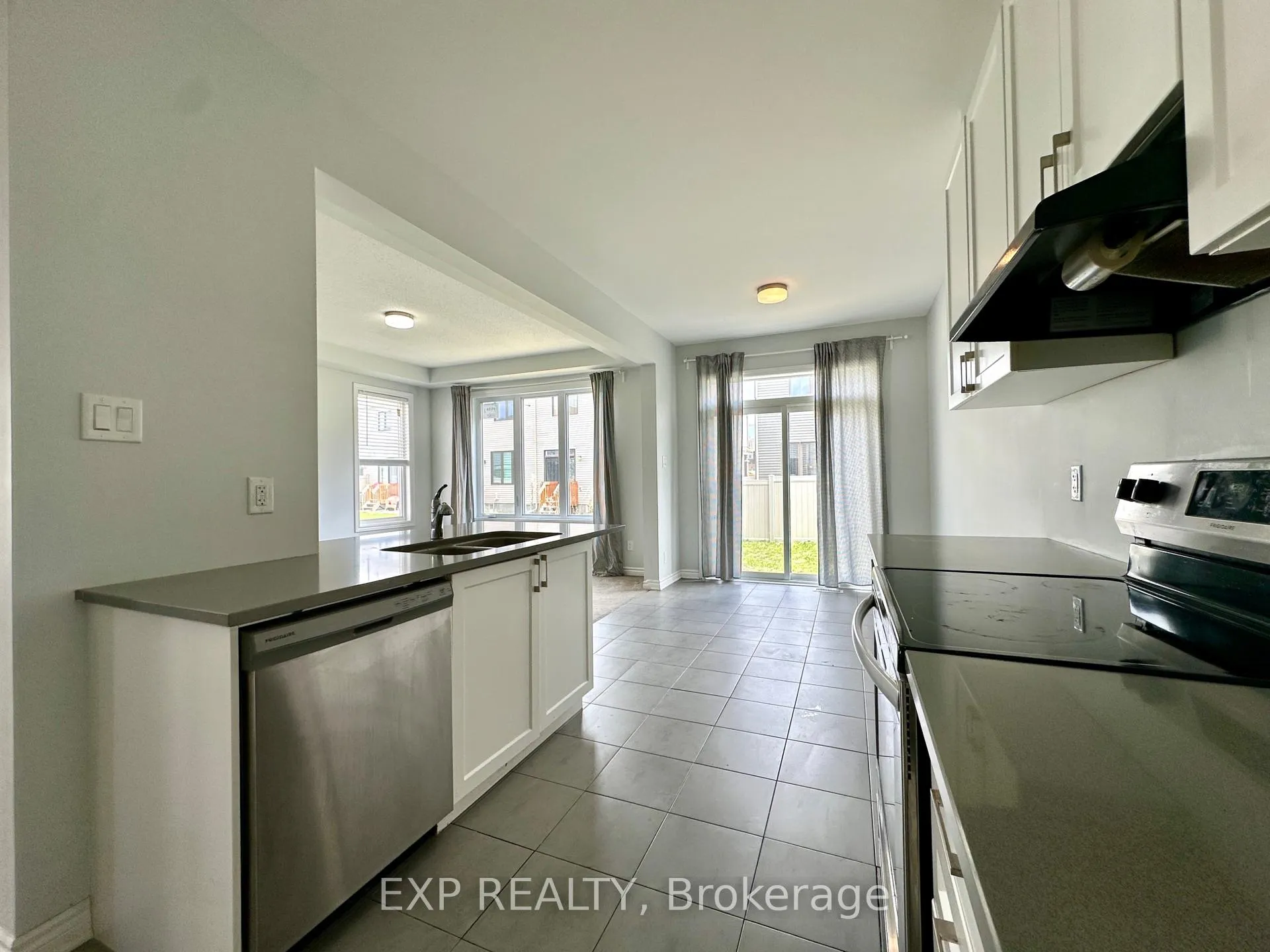 Photo 7 of 823 Regulus Ridge, Ottawa, Barrhaven - Half Moon Bay — HOMEH