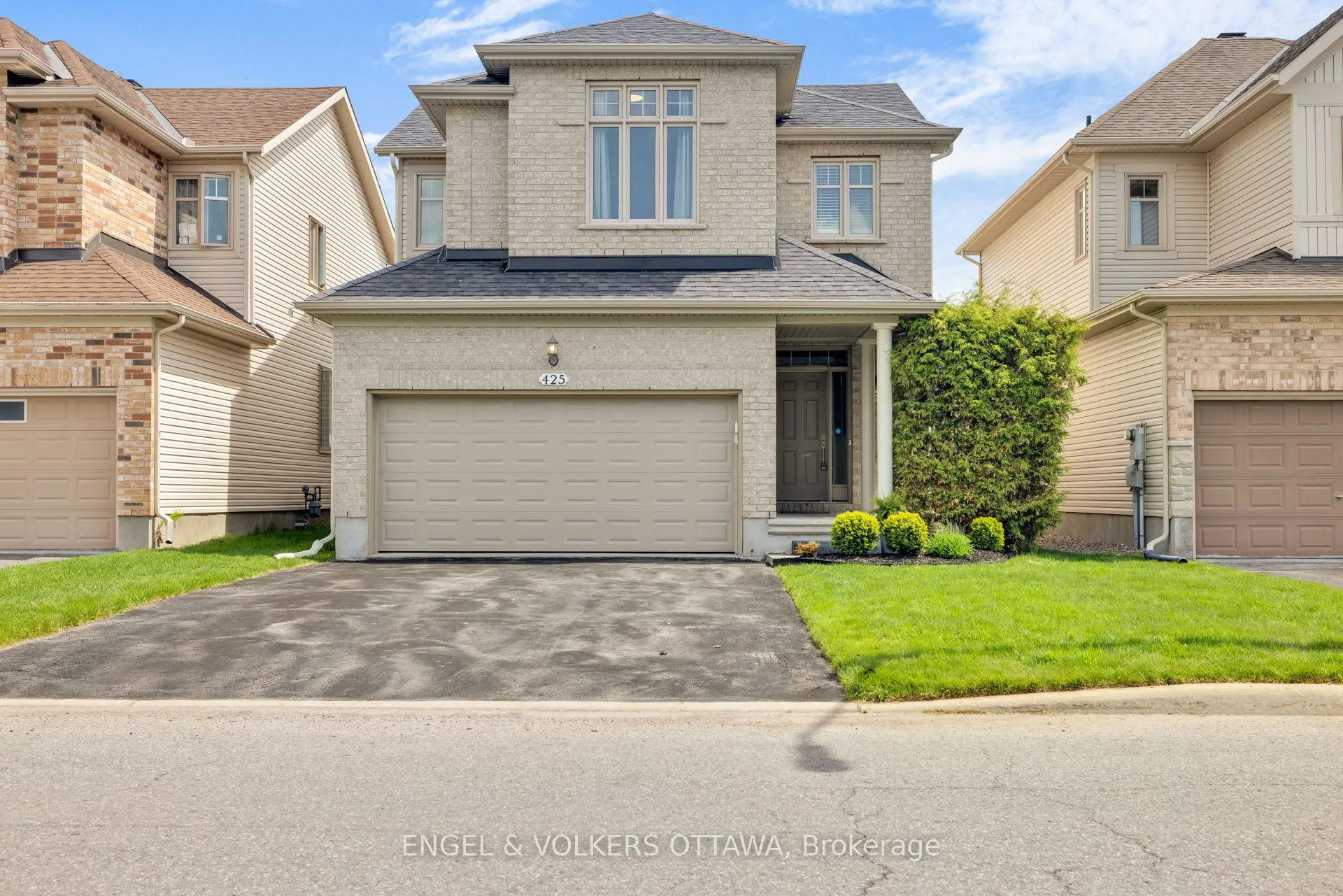 Photo 3 of 425 Cooks Mill Crescent, Ottawa, Riverside South — HOMEH
