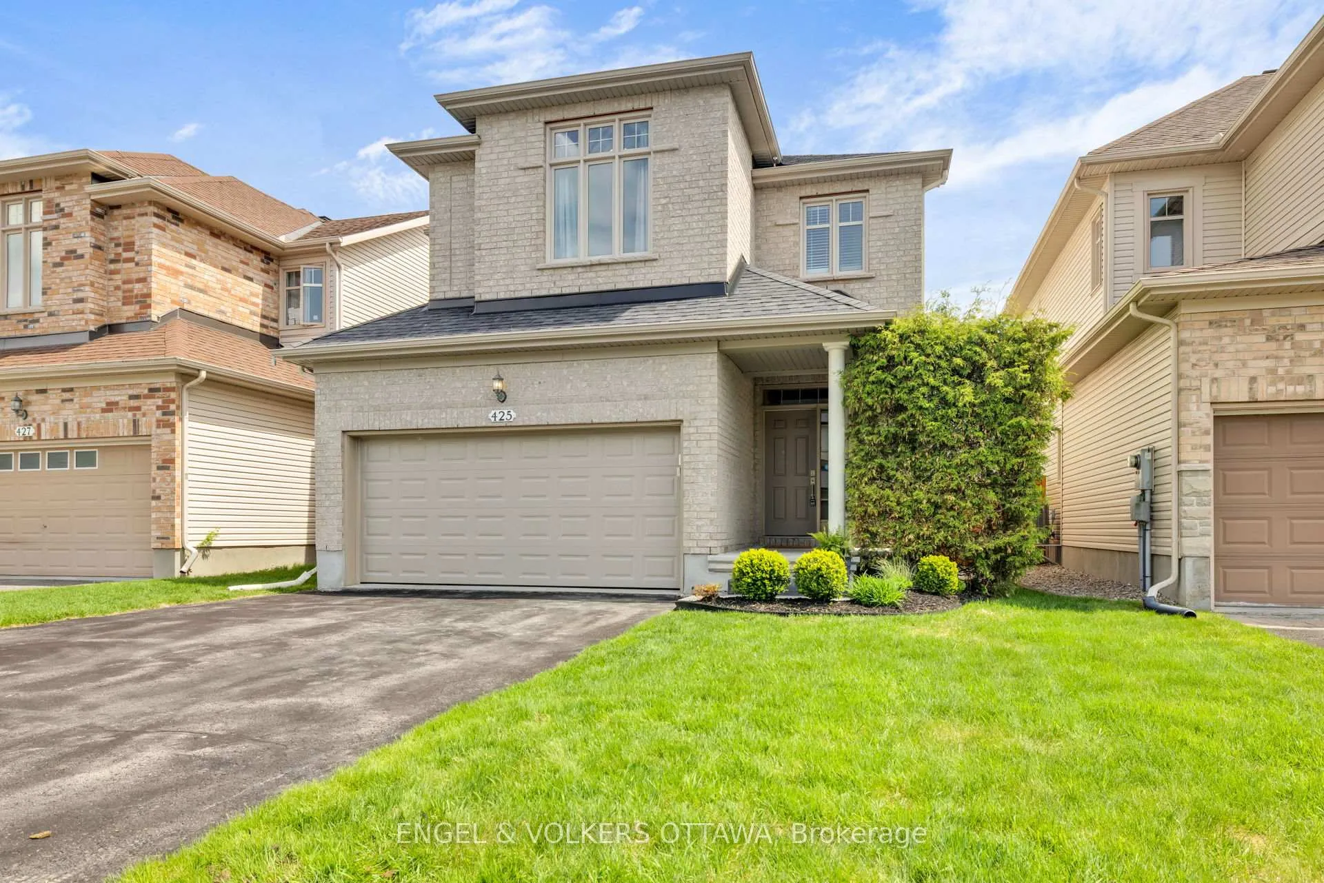 Photo 4 of 425 Cooks Mill Crescent, Ottawa, Riverside South — HOMEH