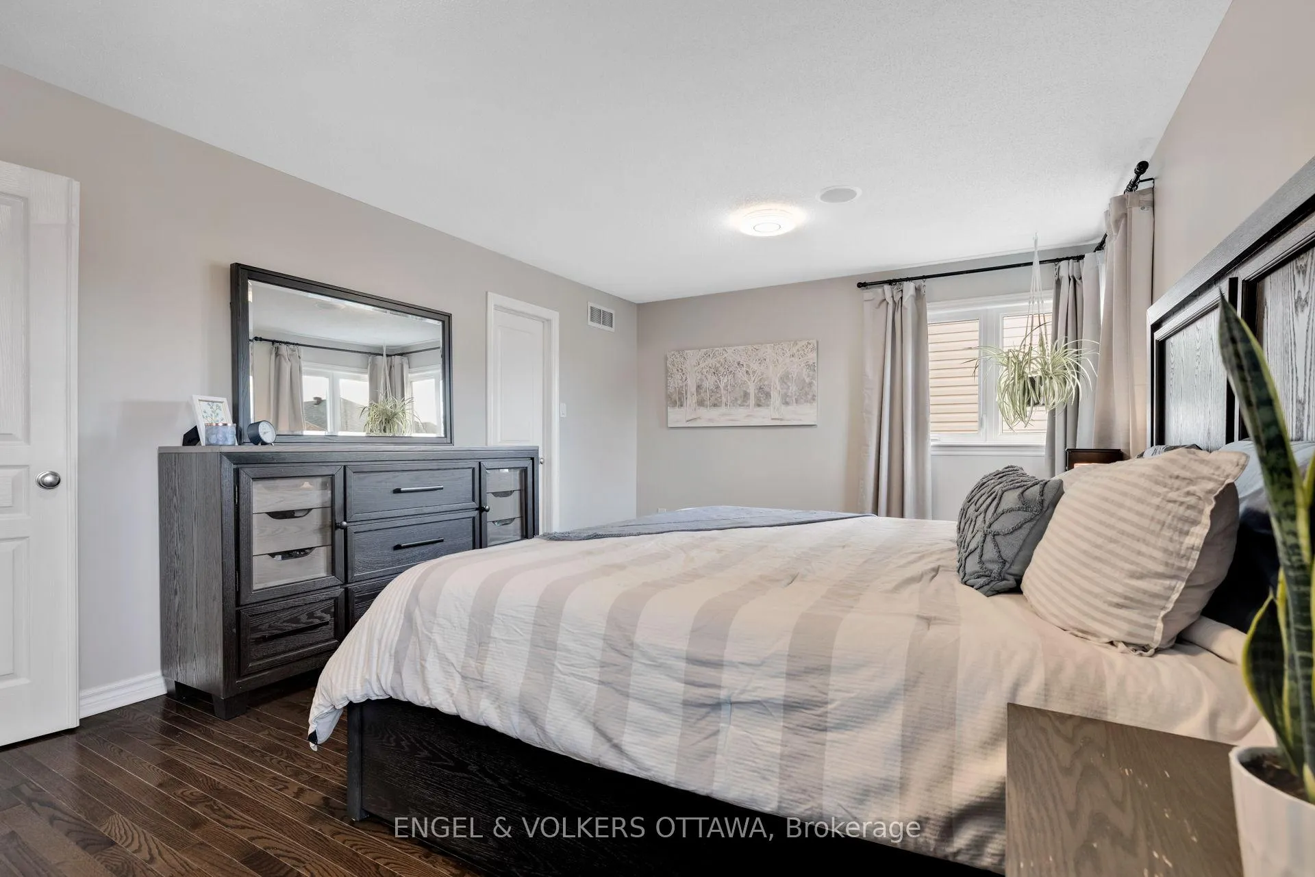 Photo 25 of 425 Cooks Mill Crescent, Ottawa, Riverside South — HOMEH