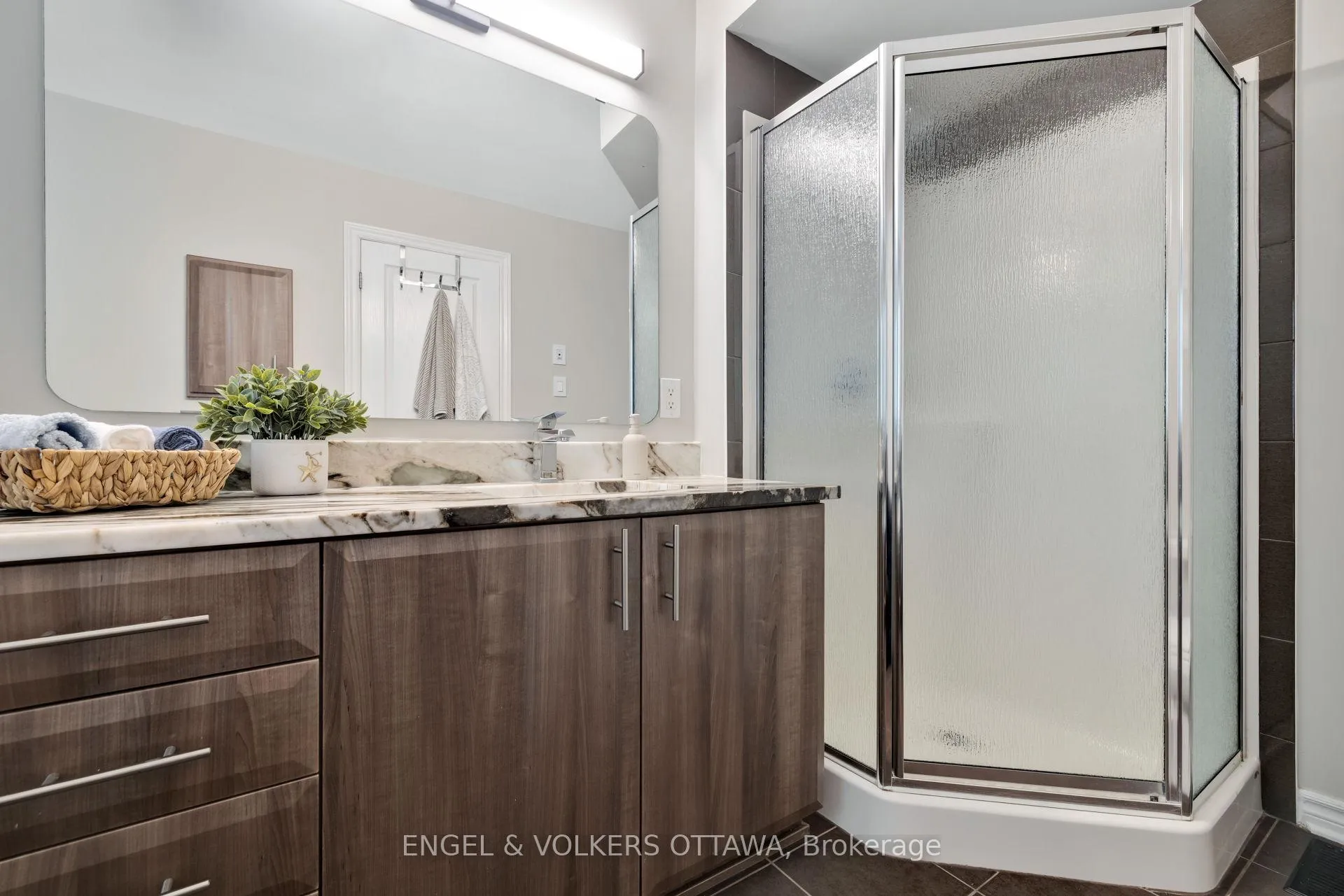 Photo 29 of 425 Cooks Mill Crescent, Ottawa, Riverside South — HOMEH