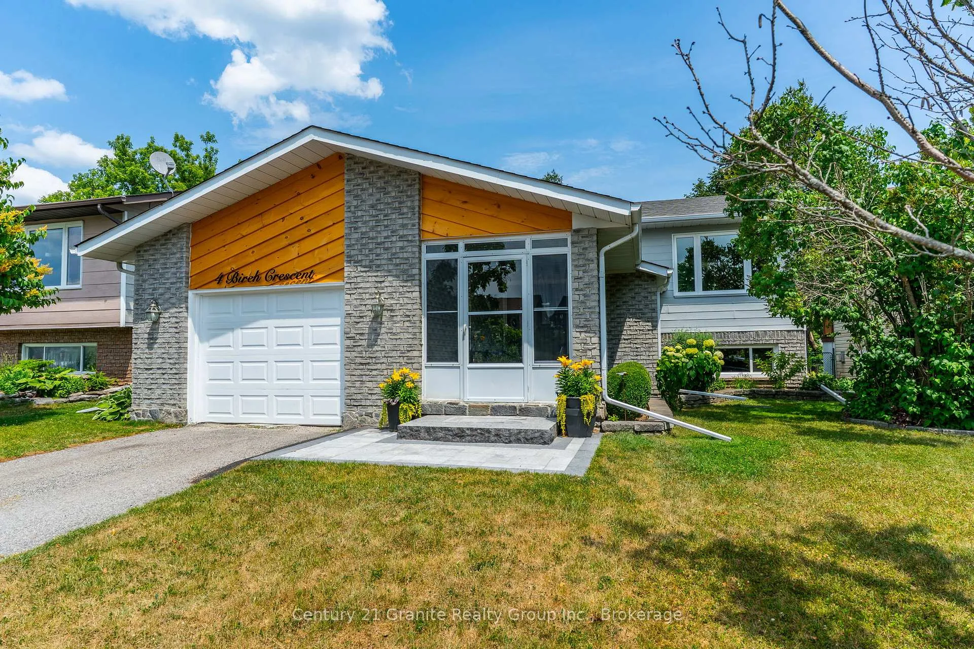 Photo 1 of 4 Birch Crescent, Kawartha Lakes, Bobcaygeon — HOMEH