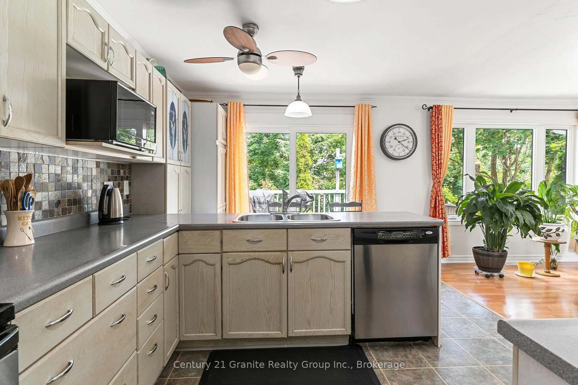 Photo 18 of 4 Birch Crescent, Kawartha Lakes, Bobcaygeon — HOMEH