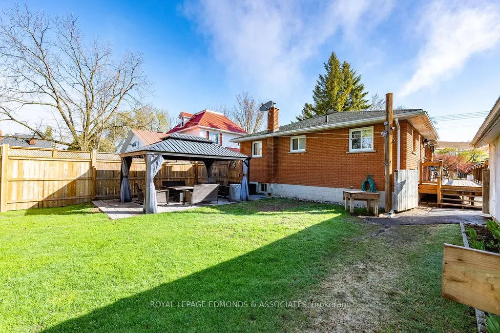 Photo 5 of 19 Elliott Street, Whitewater Region, Beachburg — HOMEH