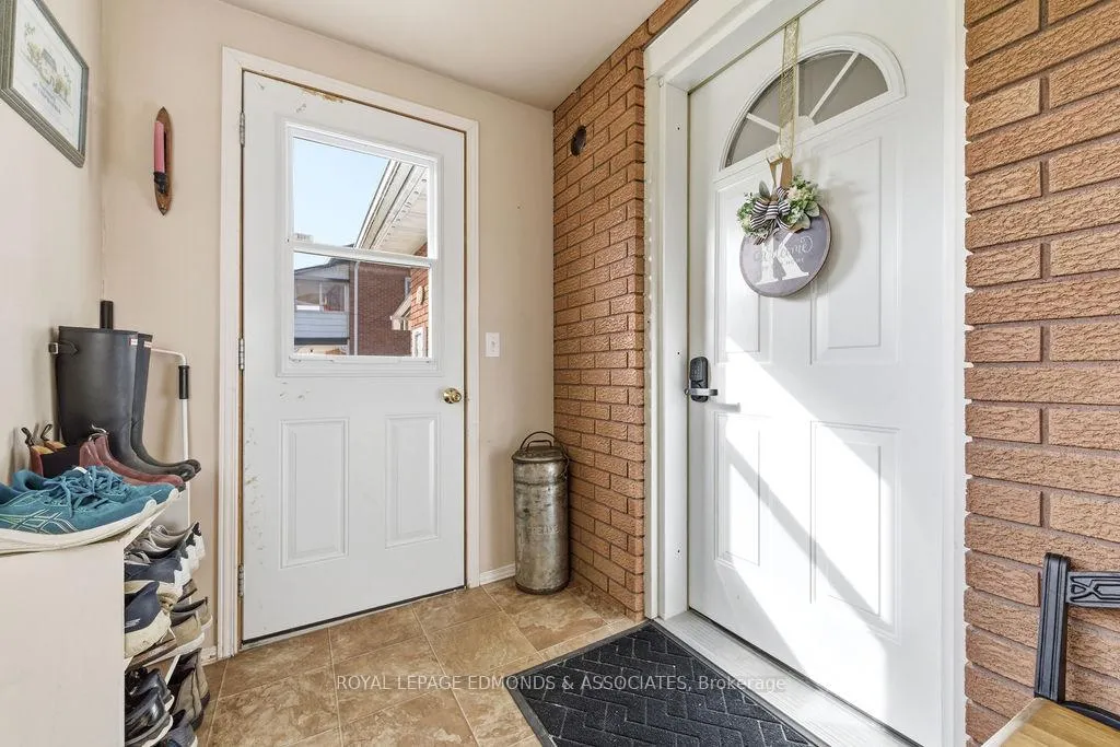 Photo 12 of 19 Elliott Street, Whitewater Region, Beachburg — HOMEH