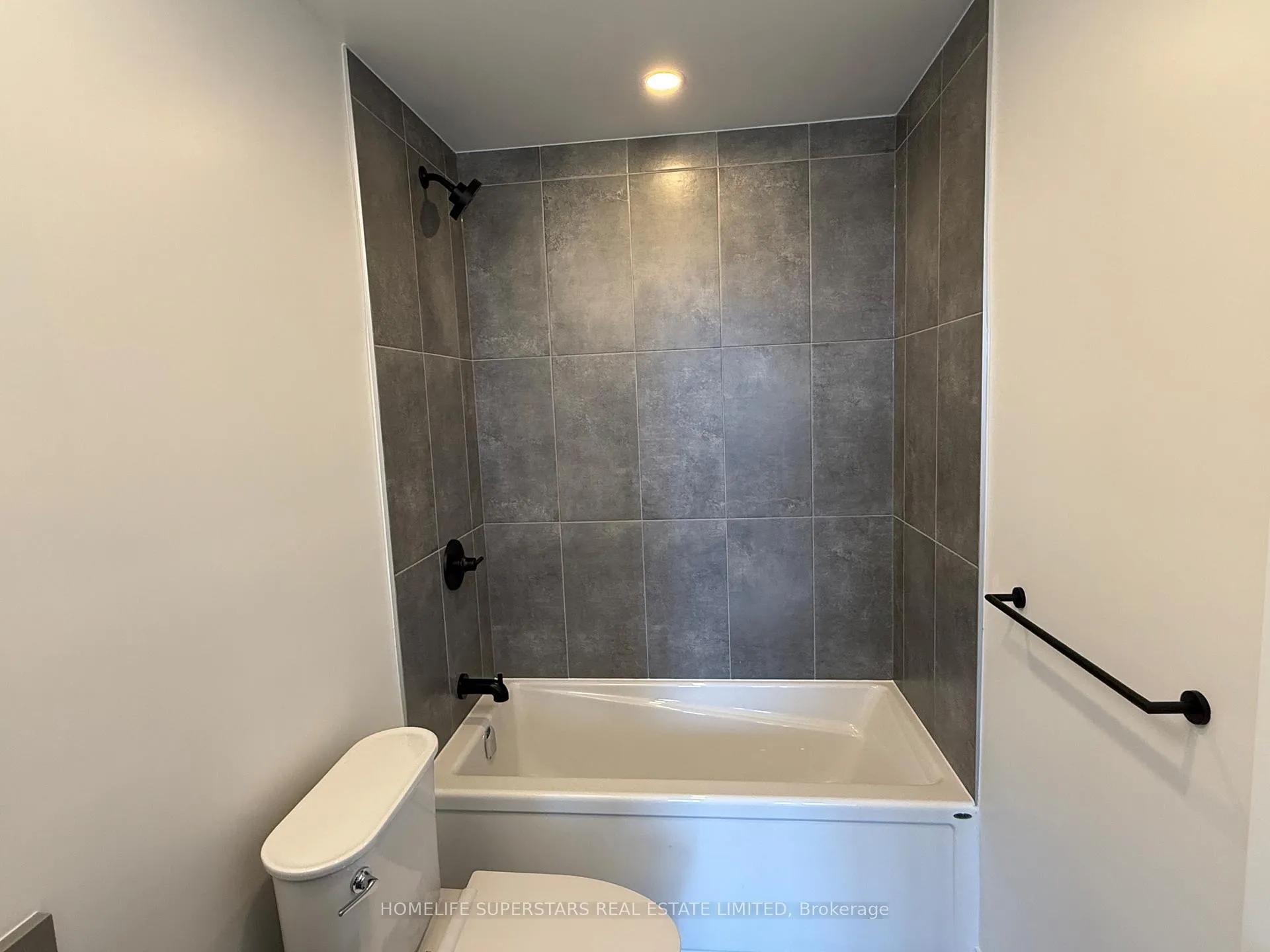 Photo 2 of Unit 225, 4853 Thomas Alton Boulevard, Burlington, Appleby — HOMEH
