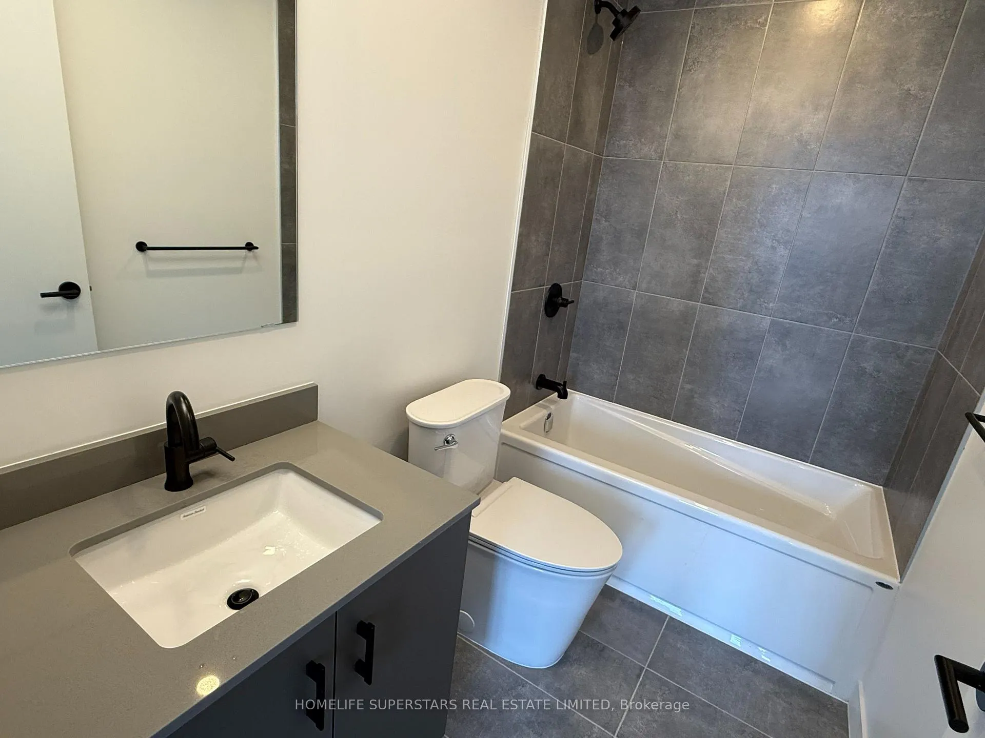 Photo 4 of Unit 225, 4853 Thomas Alton Boulevard, Burlington, Appleby — HOMEH