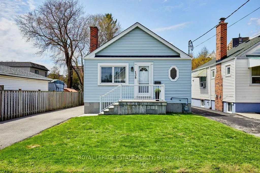 Photo 2 of 138 August Avenue, Scarborough, Oakridge — HOMEH