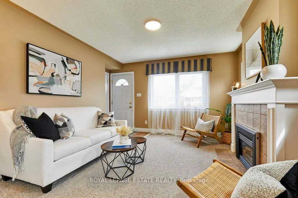 Photo 5 of 138 August Avenue, Scarborough, Oakridge — HOMEH