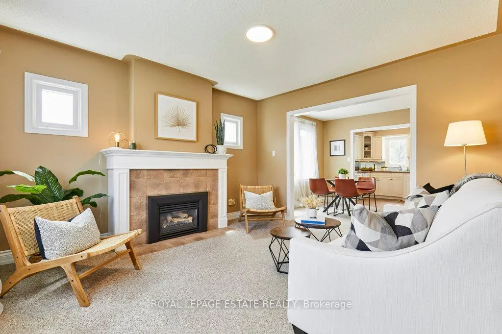 Photo 6 of 138 August Avenue, Scarborough, Oakridge — HOMEH