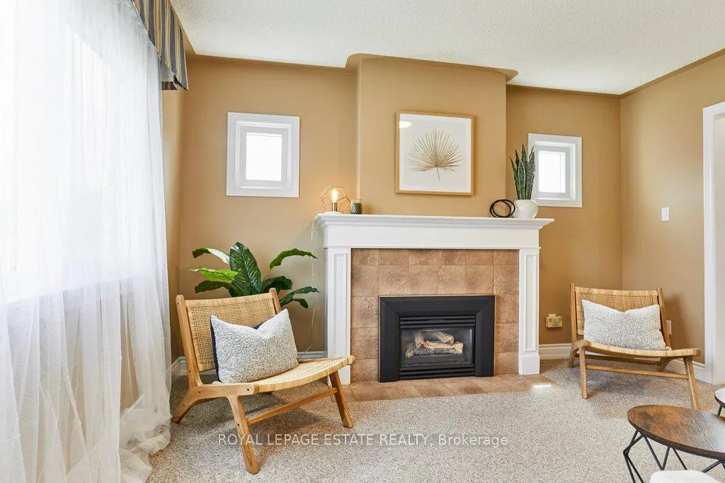 Photo 7 of 138 August Avenue, Scarborough, Oakridge — HOMEH