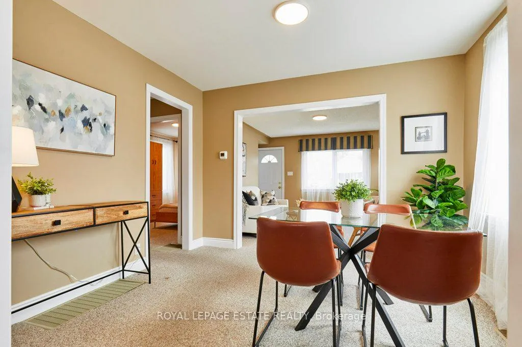 Photo 10 of 138 August Avenue, Scarborough, Oakridge — HOMEH