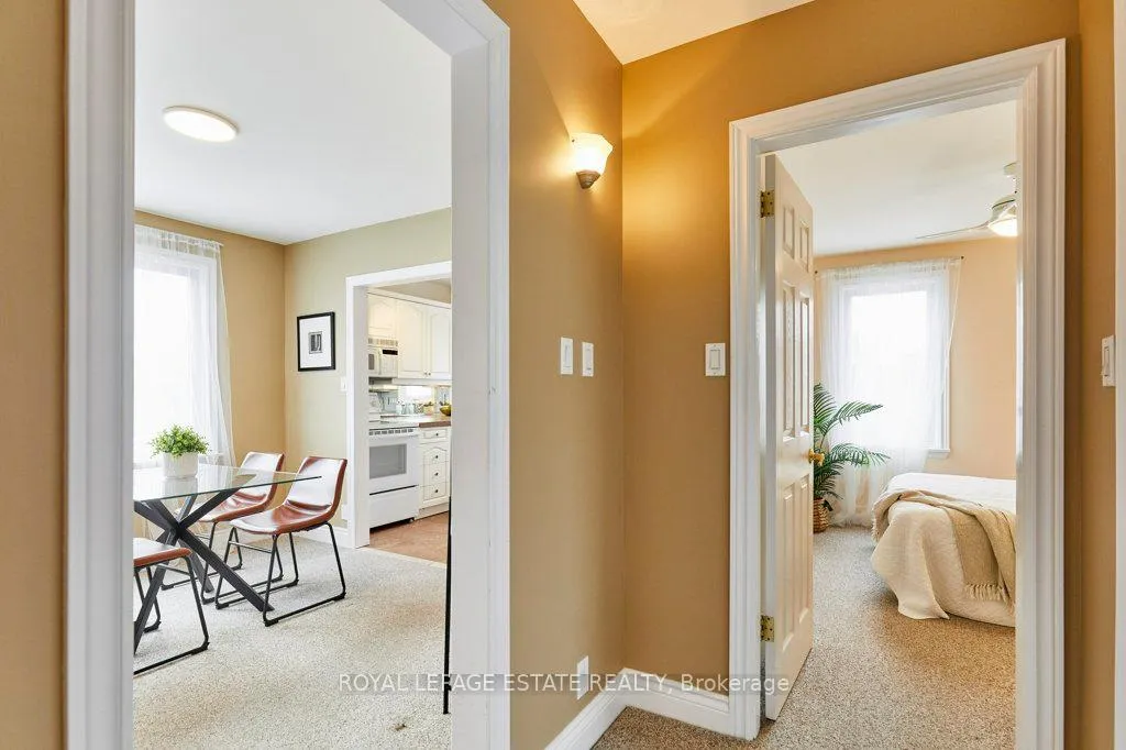 Photo 16 of 138 August Avenue, Scarborough, Oakridge — HOMEH