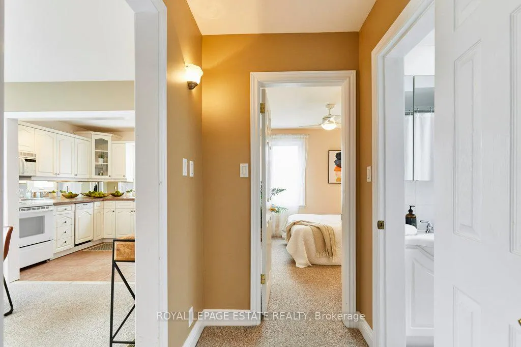 Photo 17 of 138 August Avenue, Scarborough, Oakridge — HOMEH