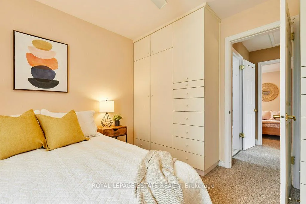 Photo 19 of 138 August Avenue, Scarborough, Oakridge — HOMEH