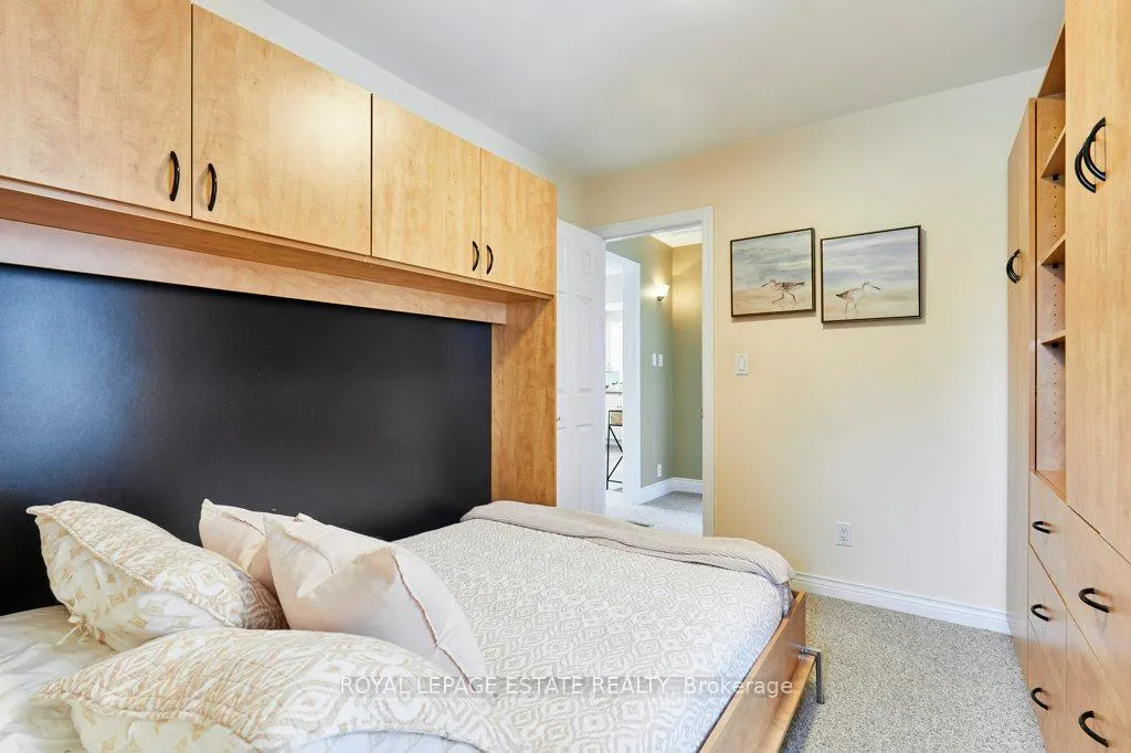 Photo 23 of 138 August Avenue, Scarborough, Oakridge — HOMEH