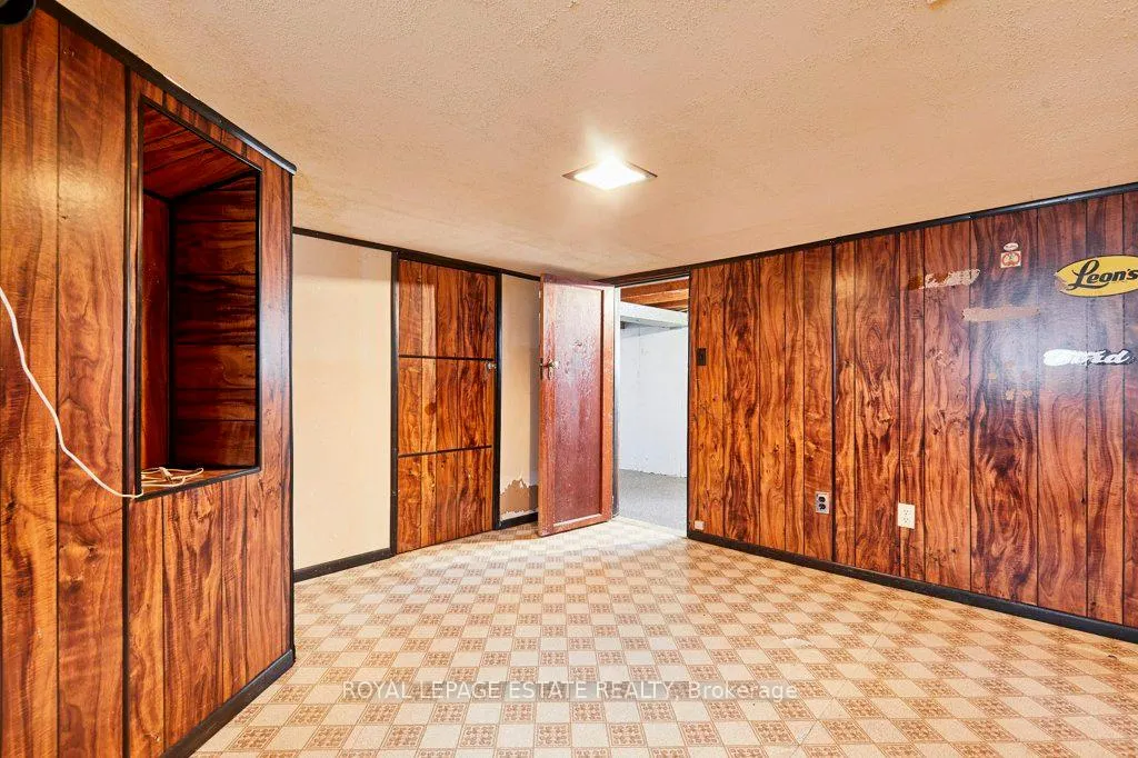 Photo 33 of 138 August Avenue, Scarborough, Oakridge — HOMEH