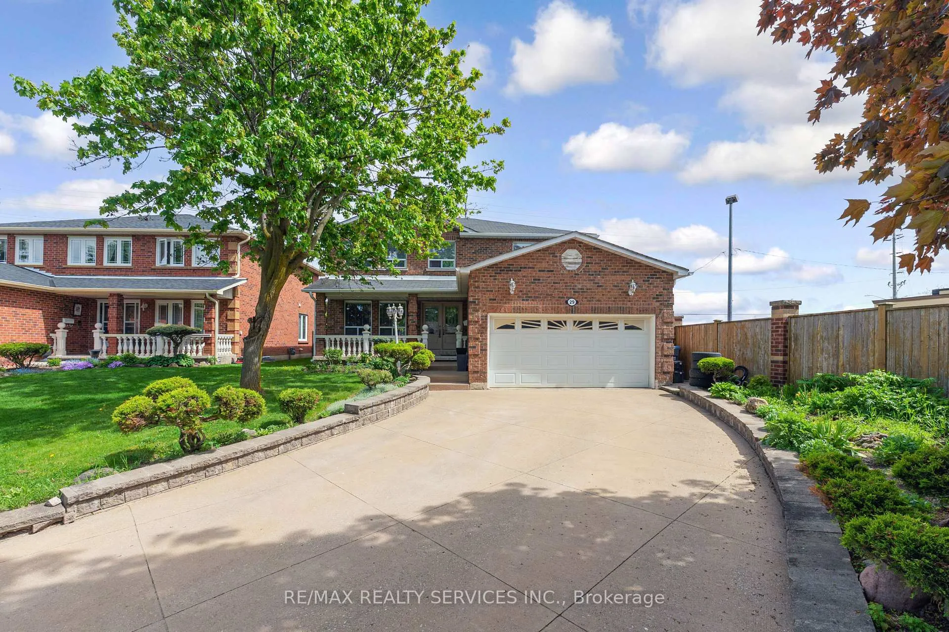 Photo 1 of 29 Chestnut Avenue, Brampton, Northwood Park — HOMEH
