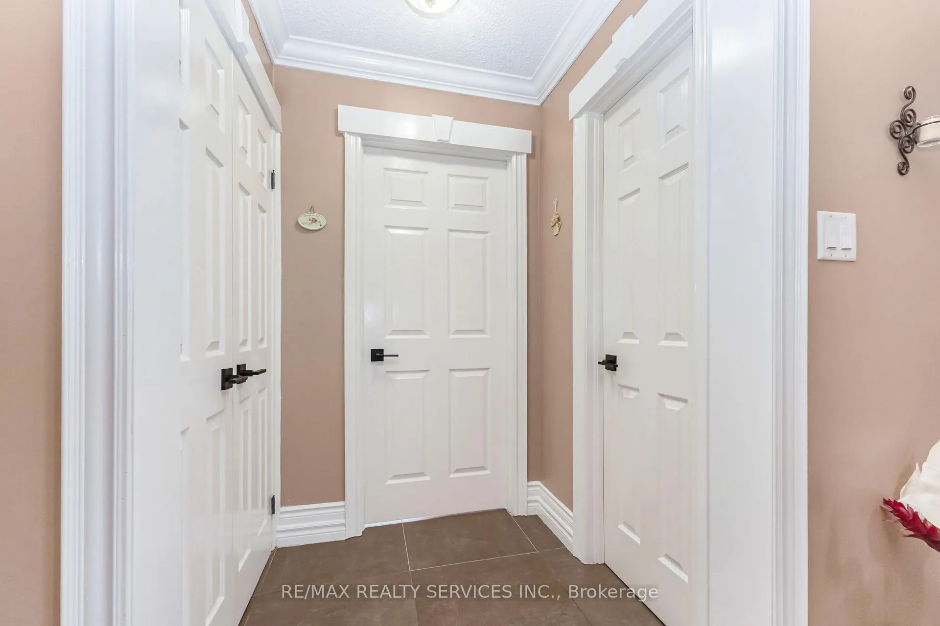 Photo 8 of 29 Chestnut Avenue, Brampton, Northwood Park — HOMEH