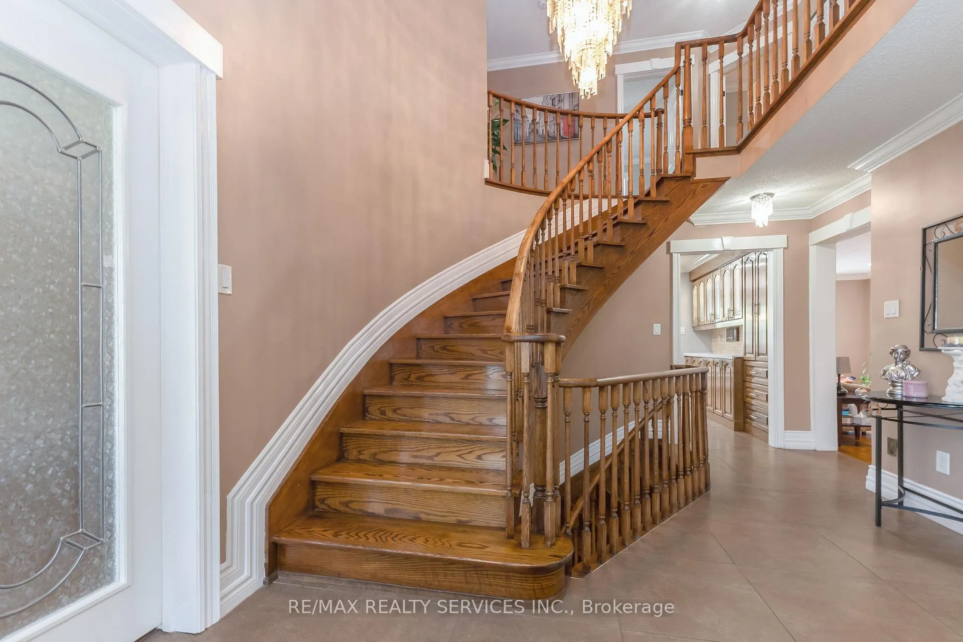 Photo 11 of 29 Chestnut Avenue, Brampton, Northwood Park — HOMEH