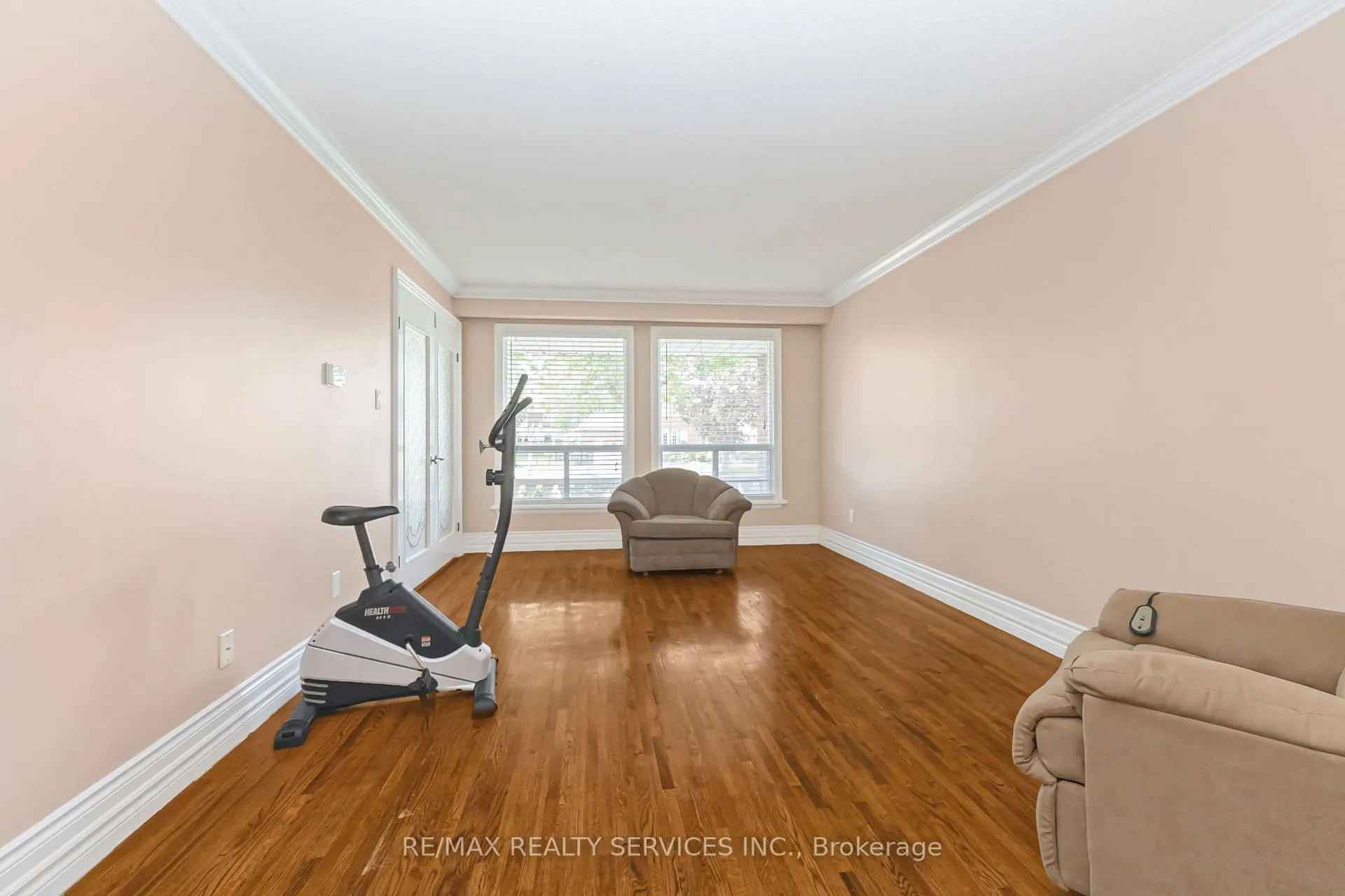 Photo 12 of 29 Chestnut Avenue, Brampton, Northwood Park — HOMEH