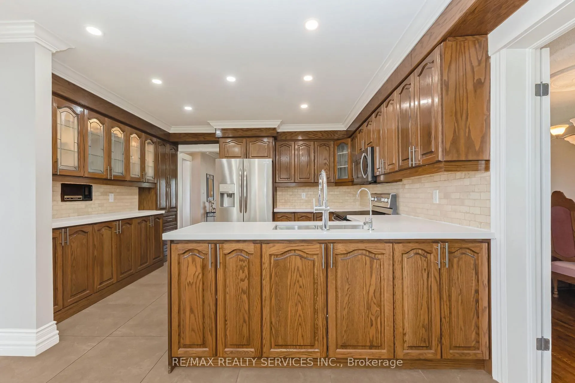 Photo 15 of 29 Chestnut Avenue, Brampton, Northwood Park — HOMEH