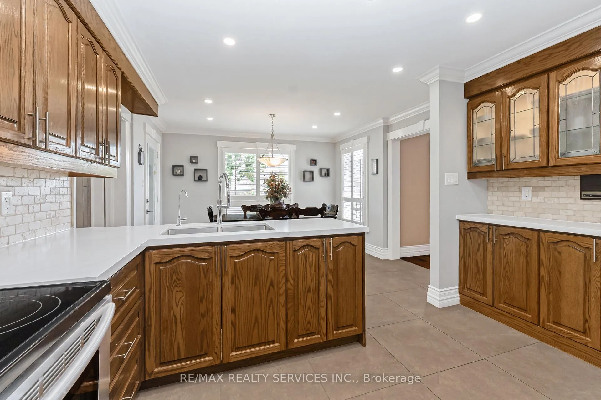 Photo 17 of 29 Chestnut Avenue, Brampton, Northwood Park — HOMEH
