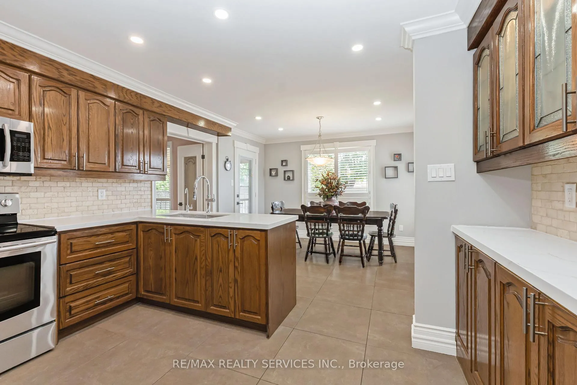 Photo 19 of 29 Chestnut Avenue, Brampton, Northwood Park — HOMEH