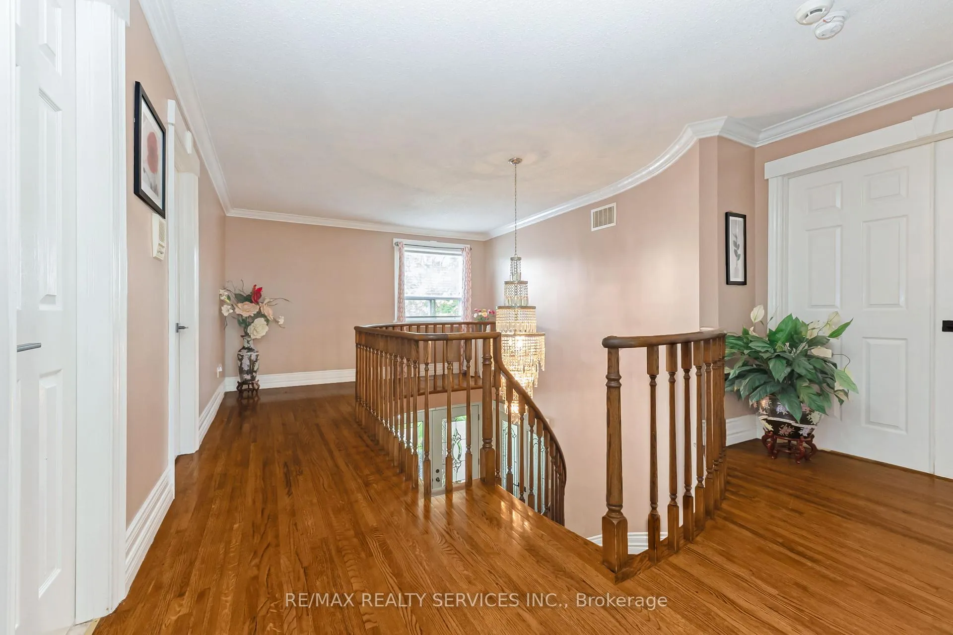 Photo 25 of 29 Chestnut Avenue, Brampton, Northwood Park — HOMEH
