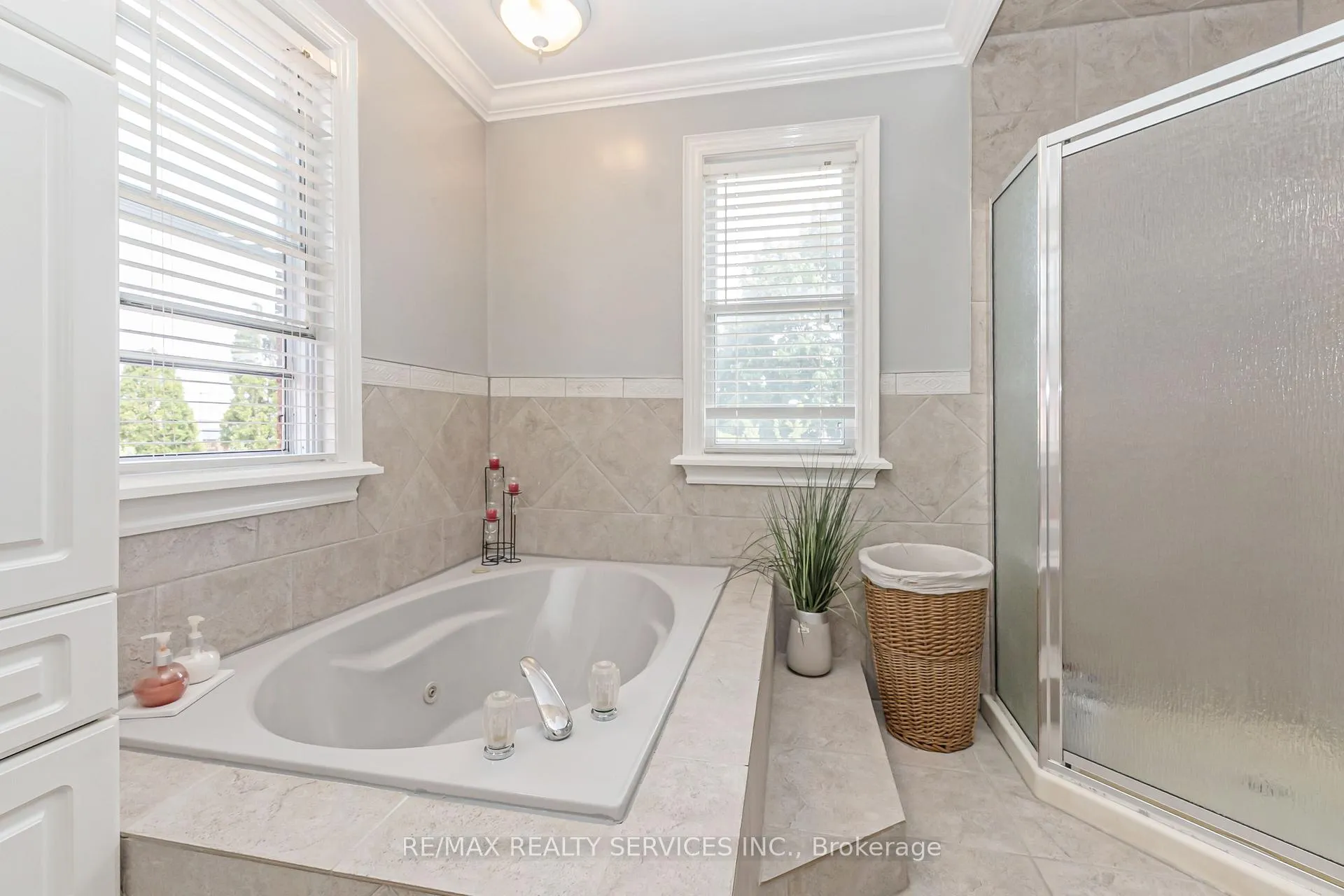 Photo 28 of 29 Chestnut Avenue, Brampton, Northwood Park — HOMEH