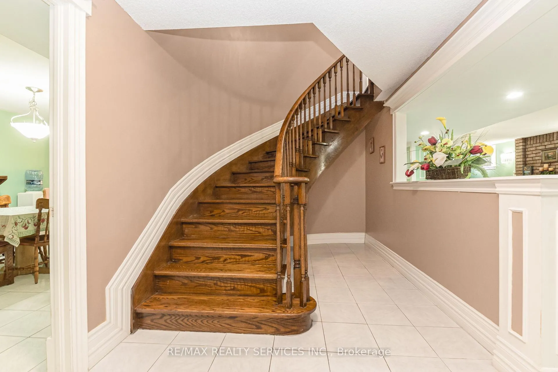 Photo 37 of 29 Chestnut Avenue, Brampton, Northwood Park — HOMEH
