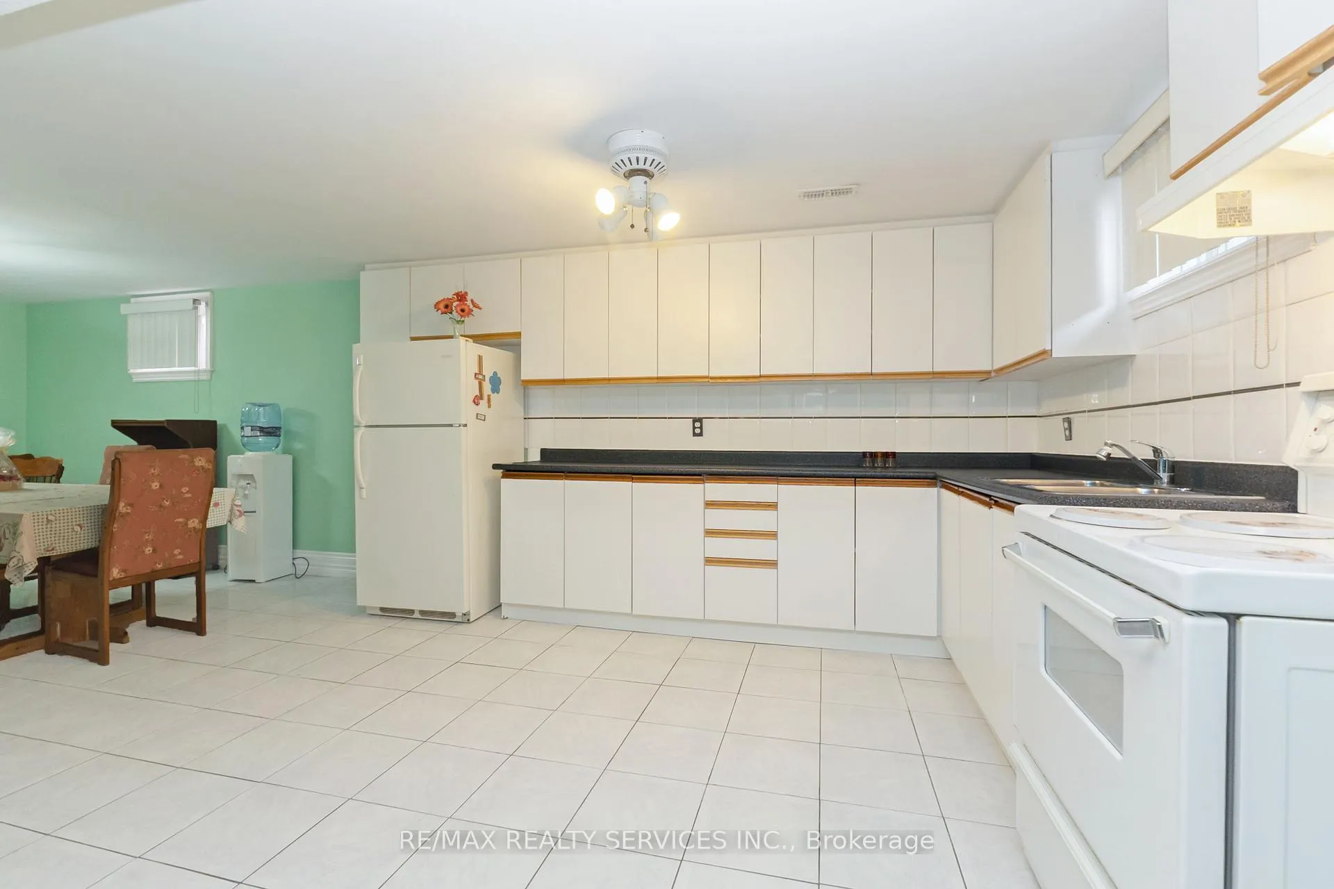 Photo 44 of 29 Chestnut Avenue, Brampton, Northwood Park — HOMEH