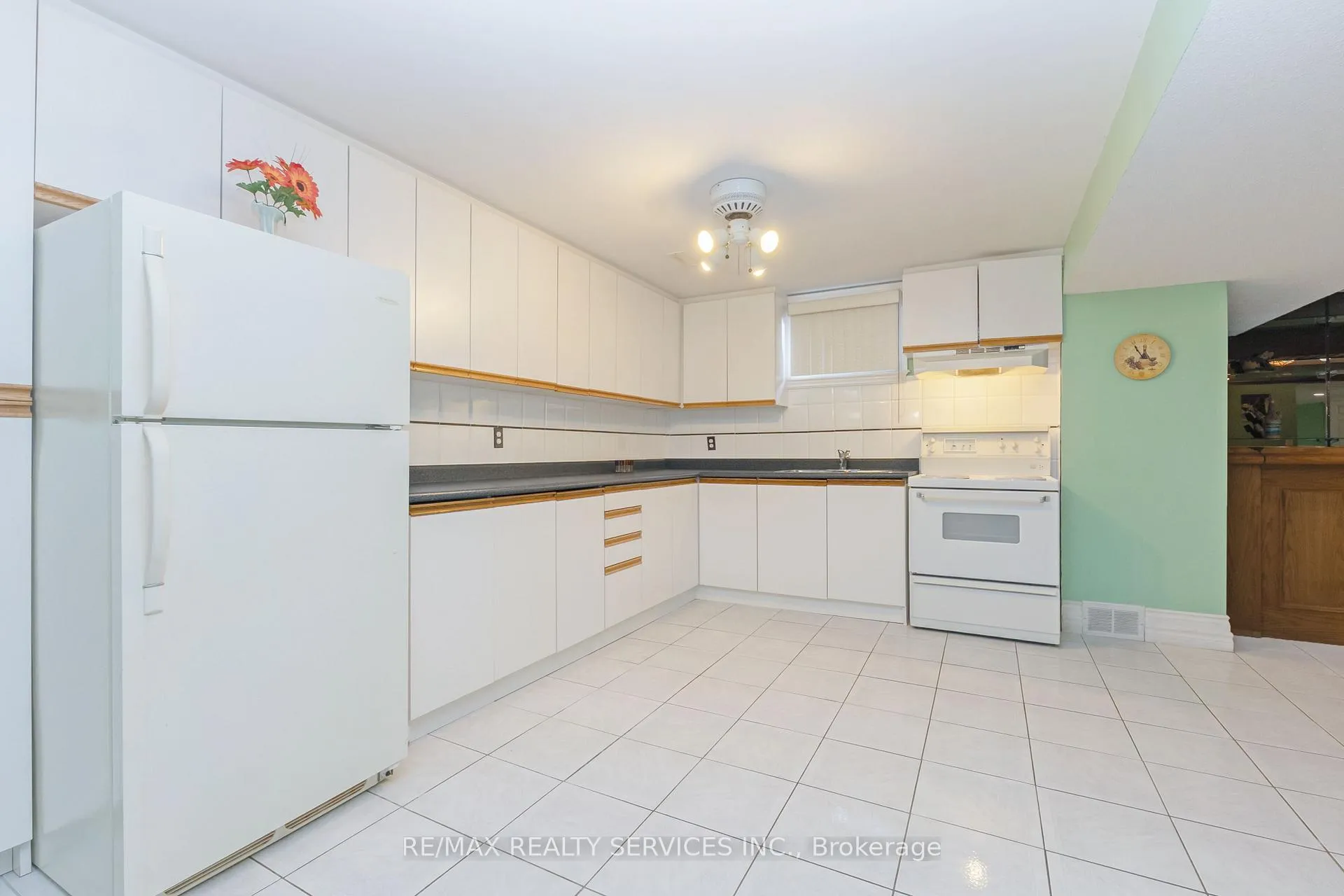 Photo 45 of 29 Chestnut Avenue, Brampton, Northwood Park — HOMEH