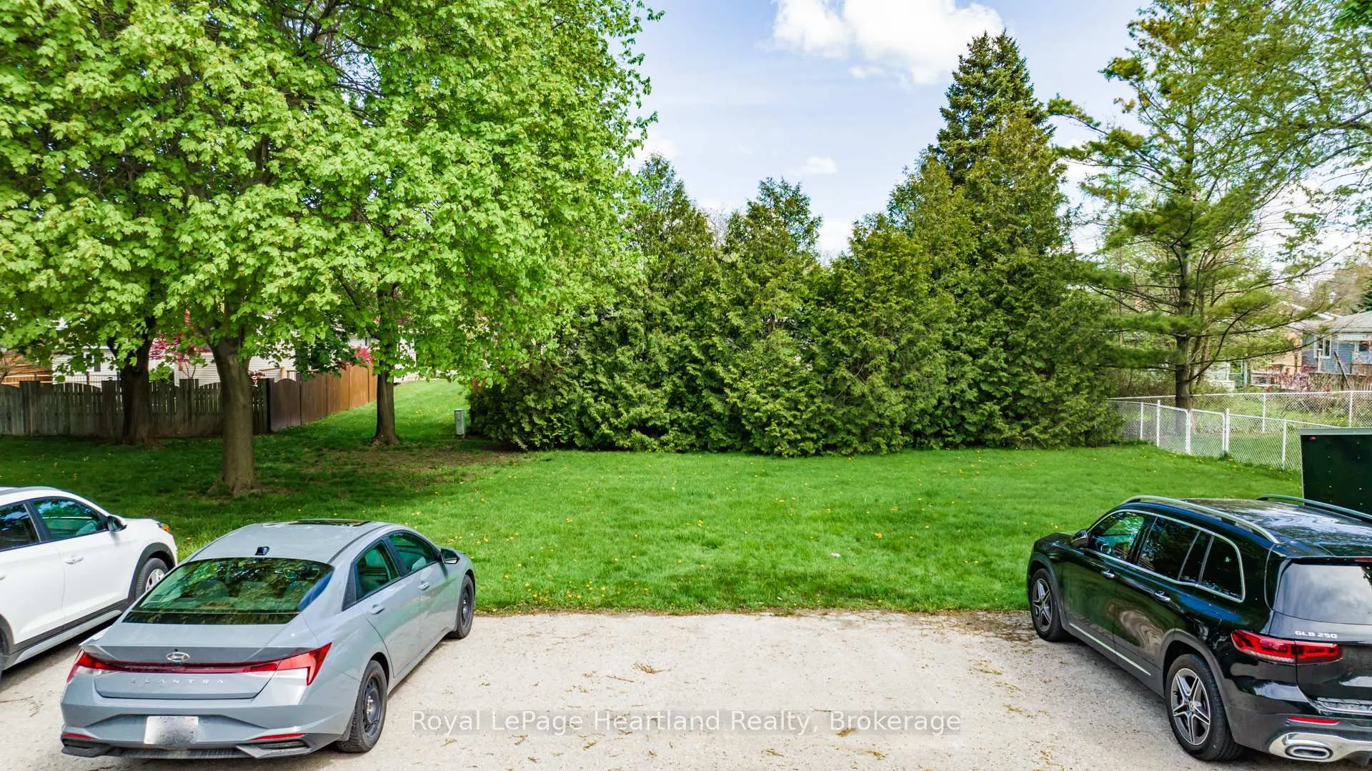 Photo 8 of 194 Bennett Street W, Goderich, Goderich (Town) — HOMEH