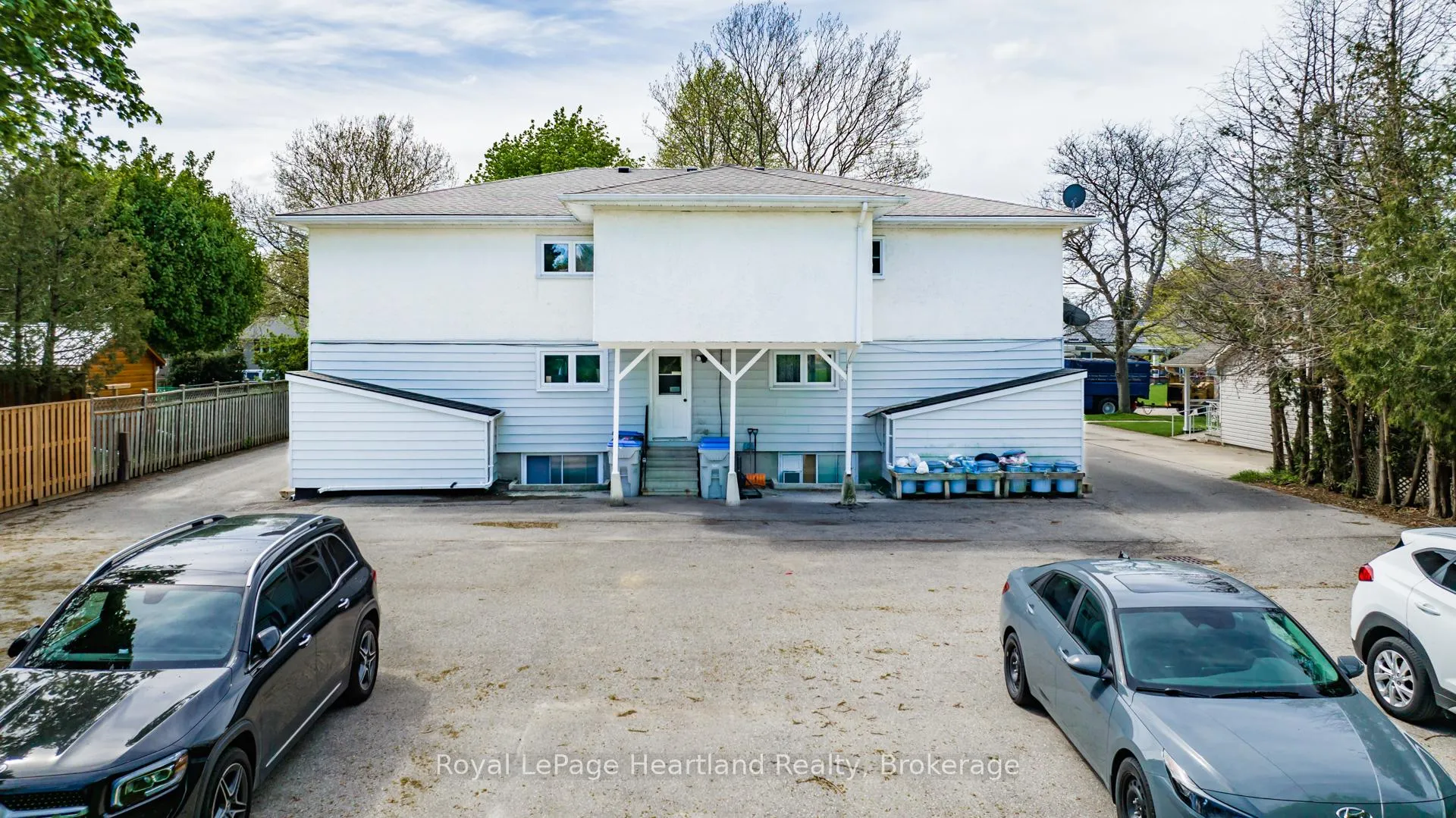 Photo 9 of 194 Bennett Street W, Goderich, Goderich (Town) — HOMEH
