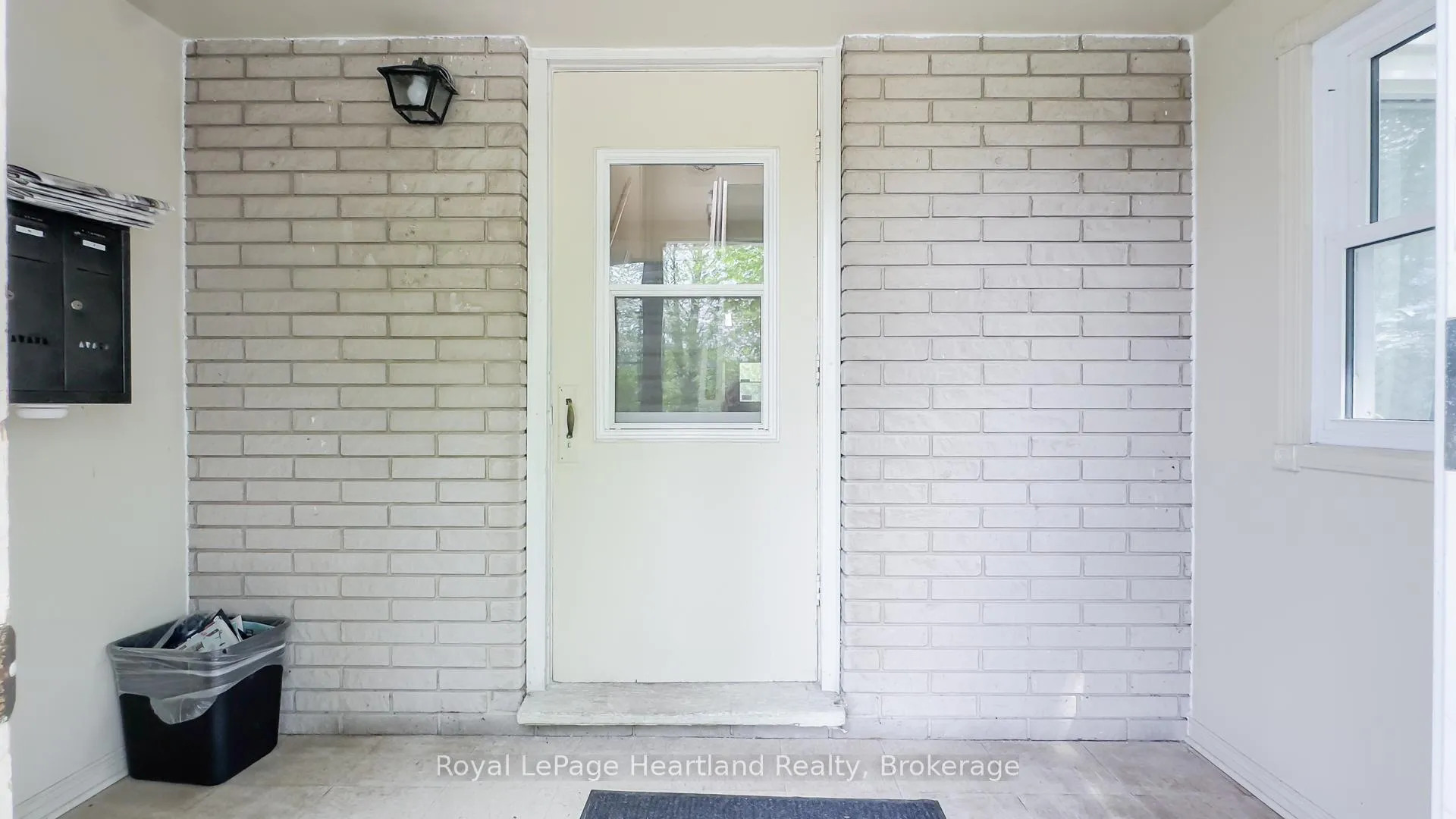 Photo 13 of 194 Bennett Street W, Goderich, Goderich (Town) — HOMEH