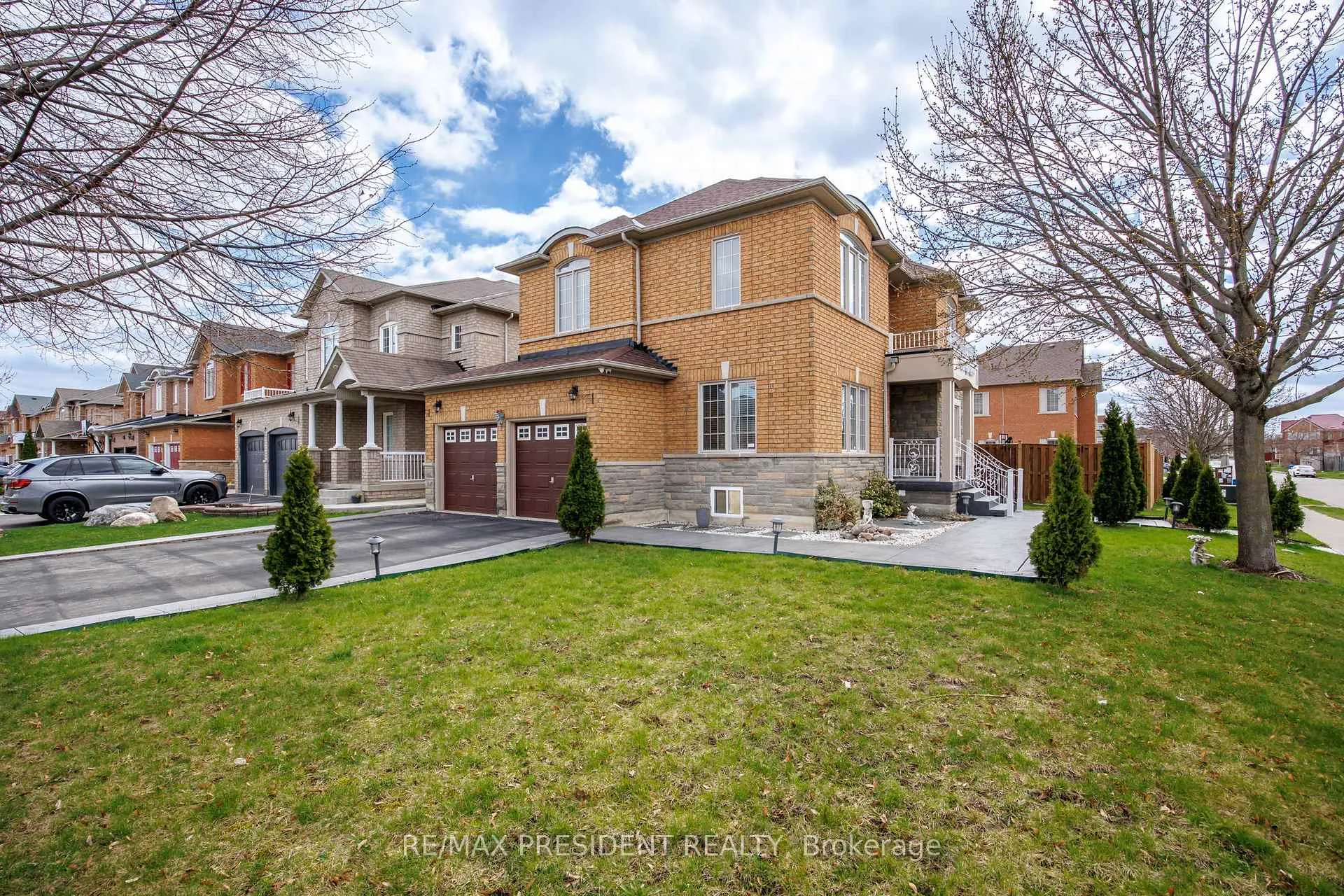 Photo 4 of 3 Kidbrook Road, Brampton, Bram East — HOMEH